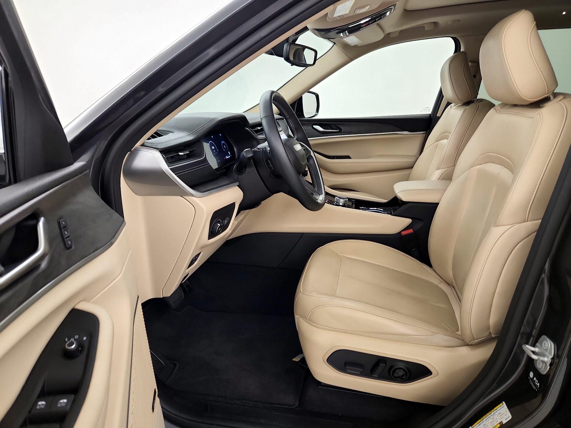 Thumbnail: 2022 Jeep Grand Cherokee - 11