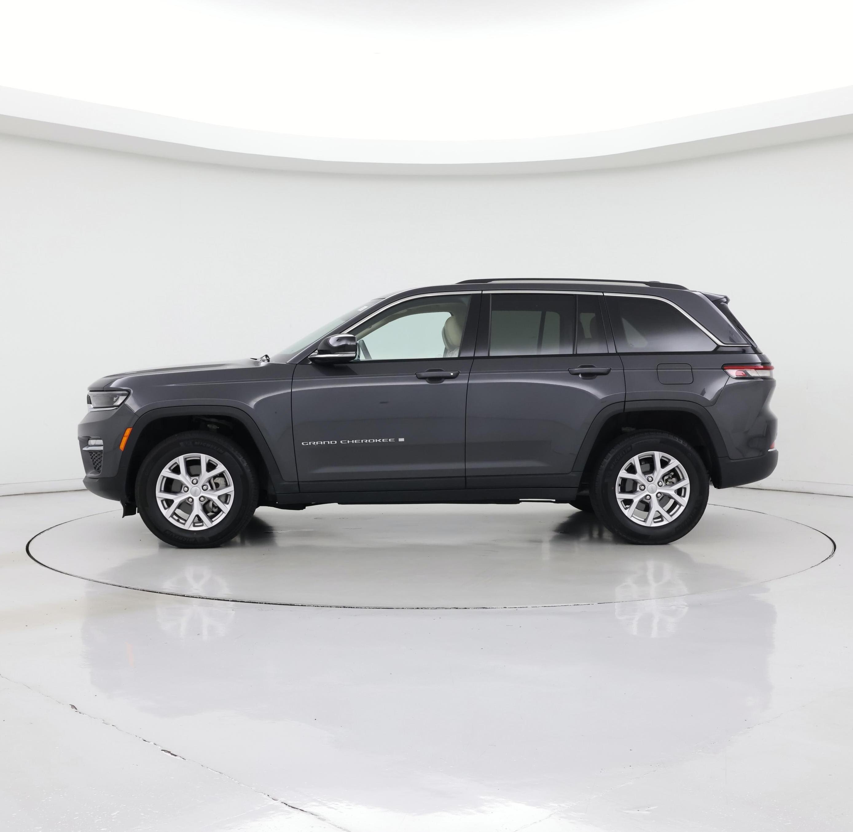 Thumbnail: 2022 Jeep Grand Cherokee - 3