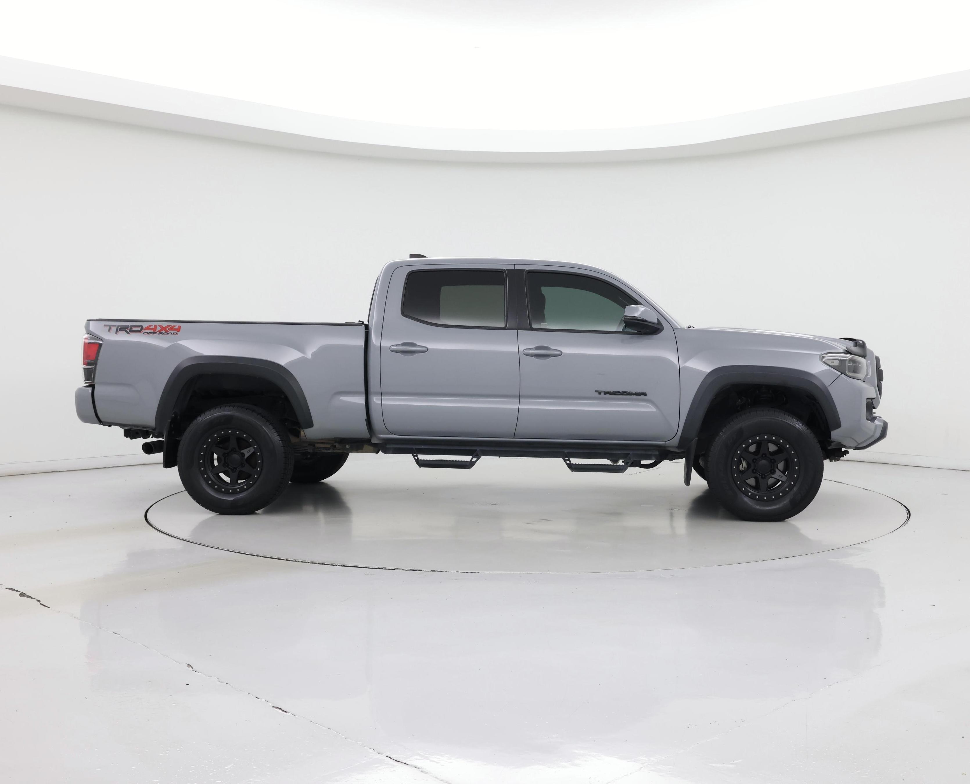 Thumbnail: 2020 Toyota Tacoma - 7