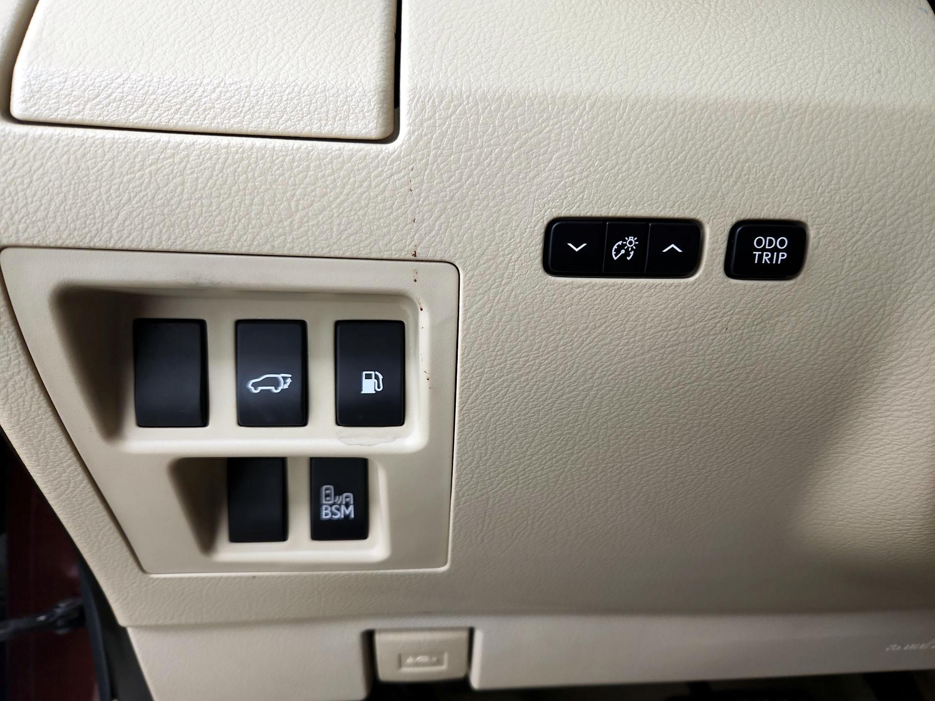 Thumbnail: 2015 Lexus RX - 13