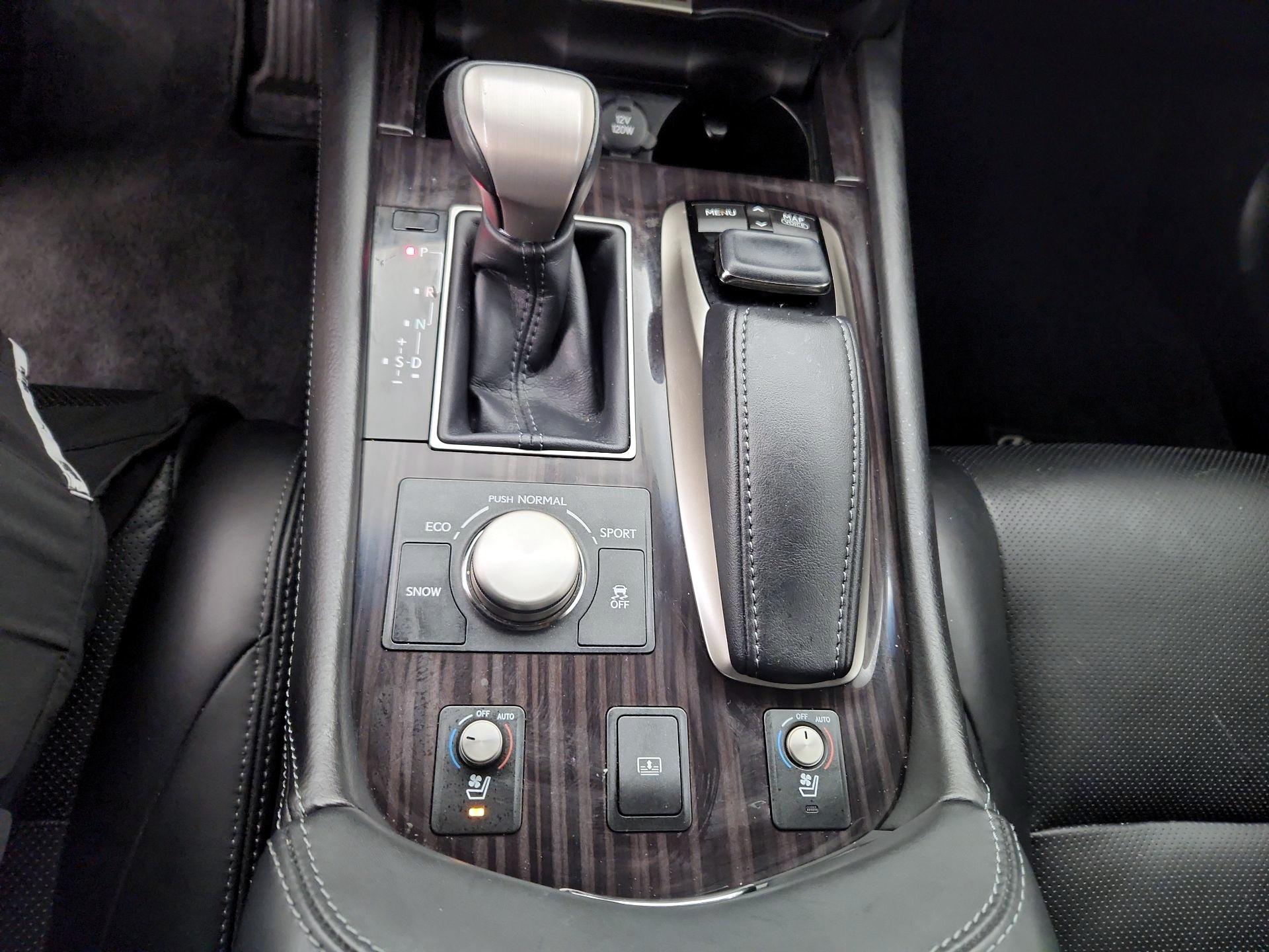 Thumbnail: 2015 Lexus LS - 18