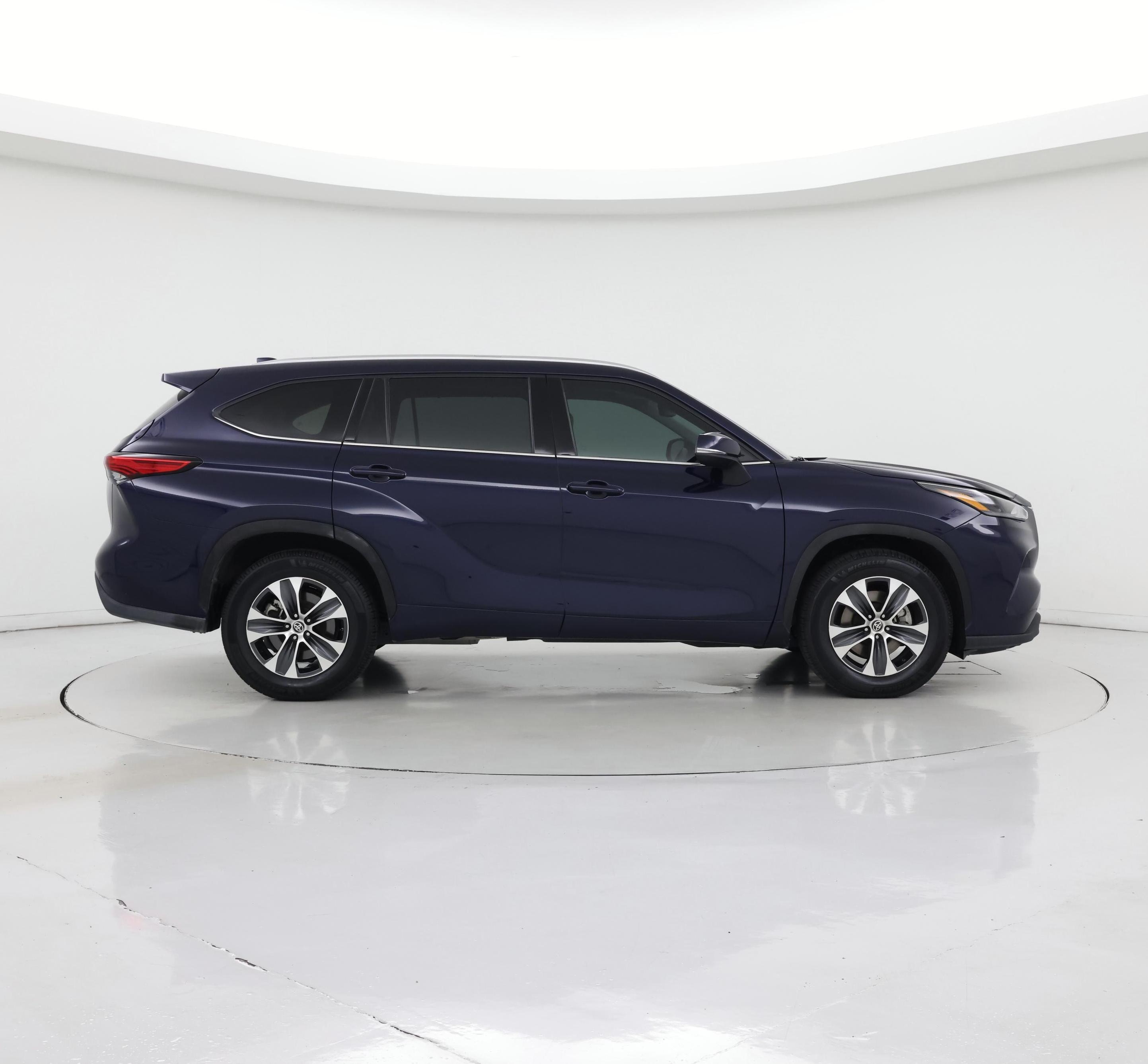 Thumbnail: 2021 Toyota Highlander - 7