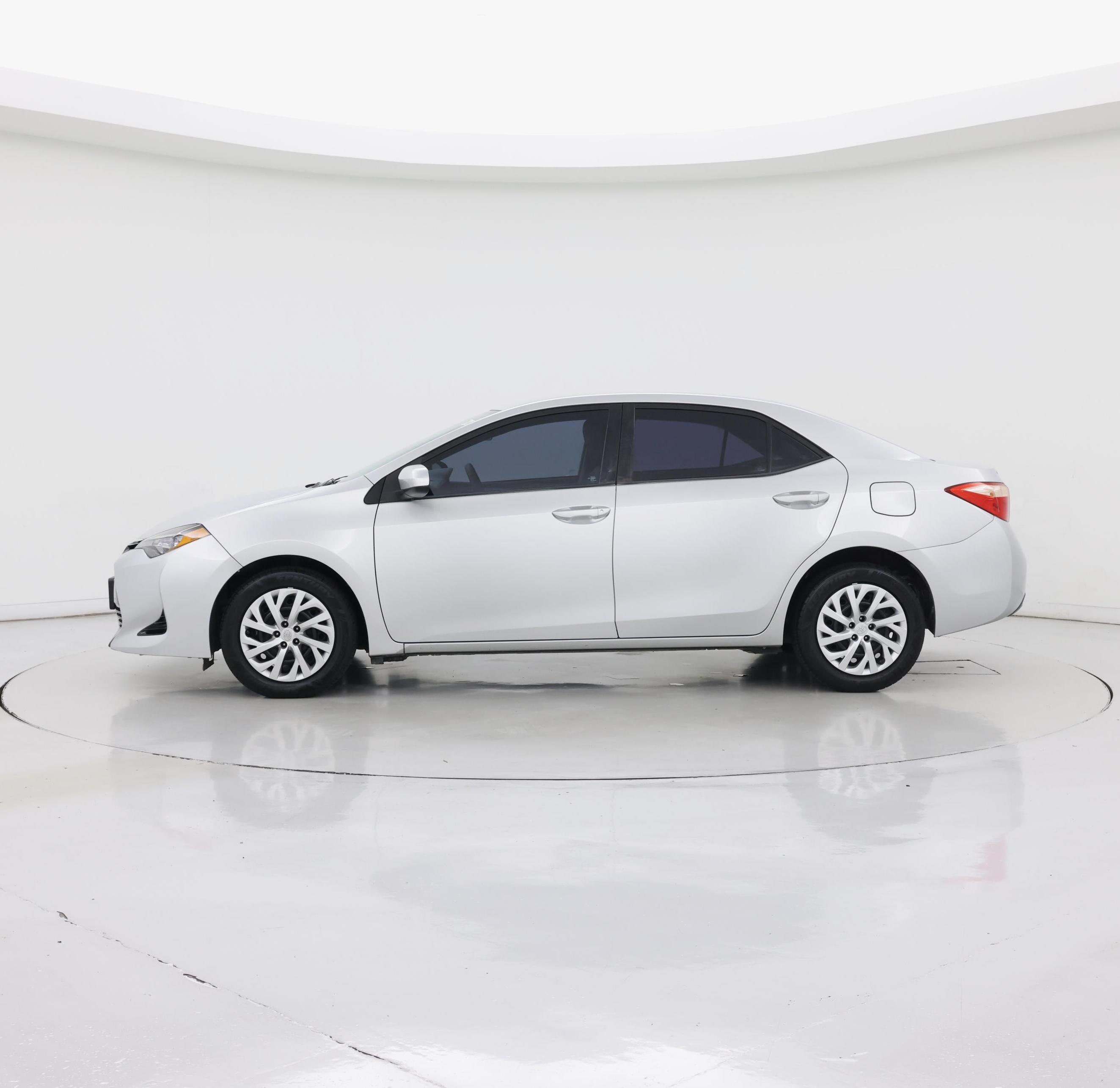 Thumbnail: 2017 Toyota Corolla - 3