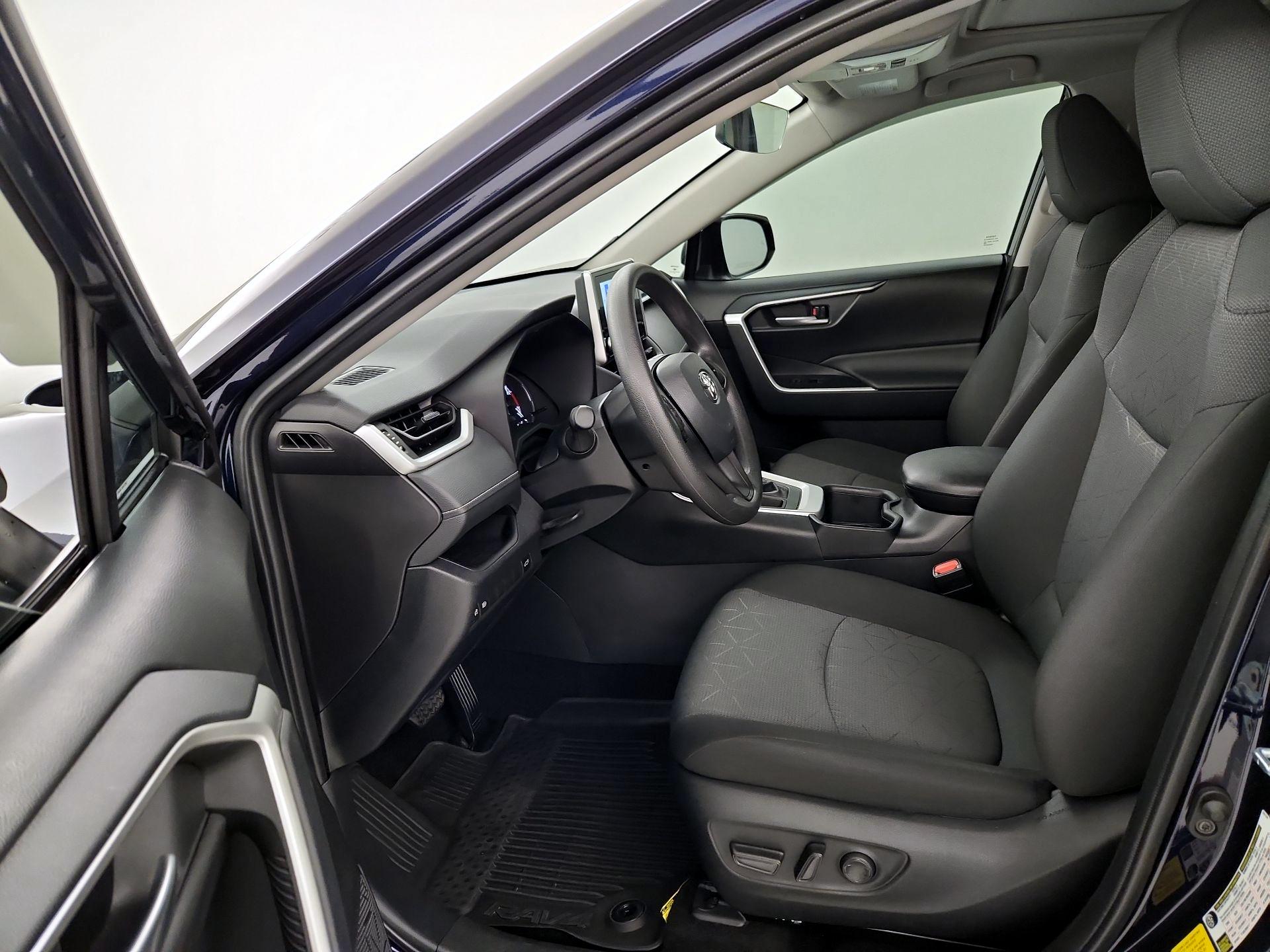 Thumbnail: 2025 Toyota RAV4 - 11