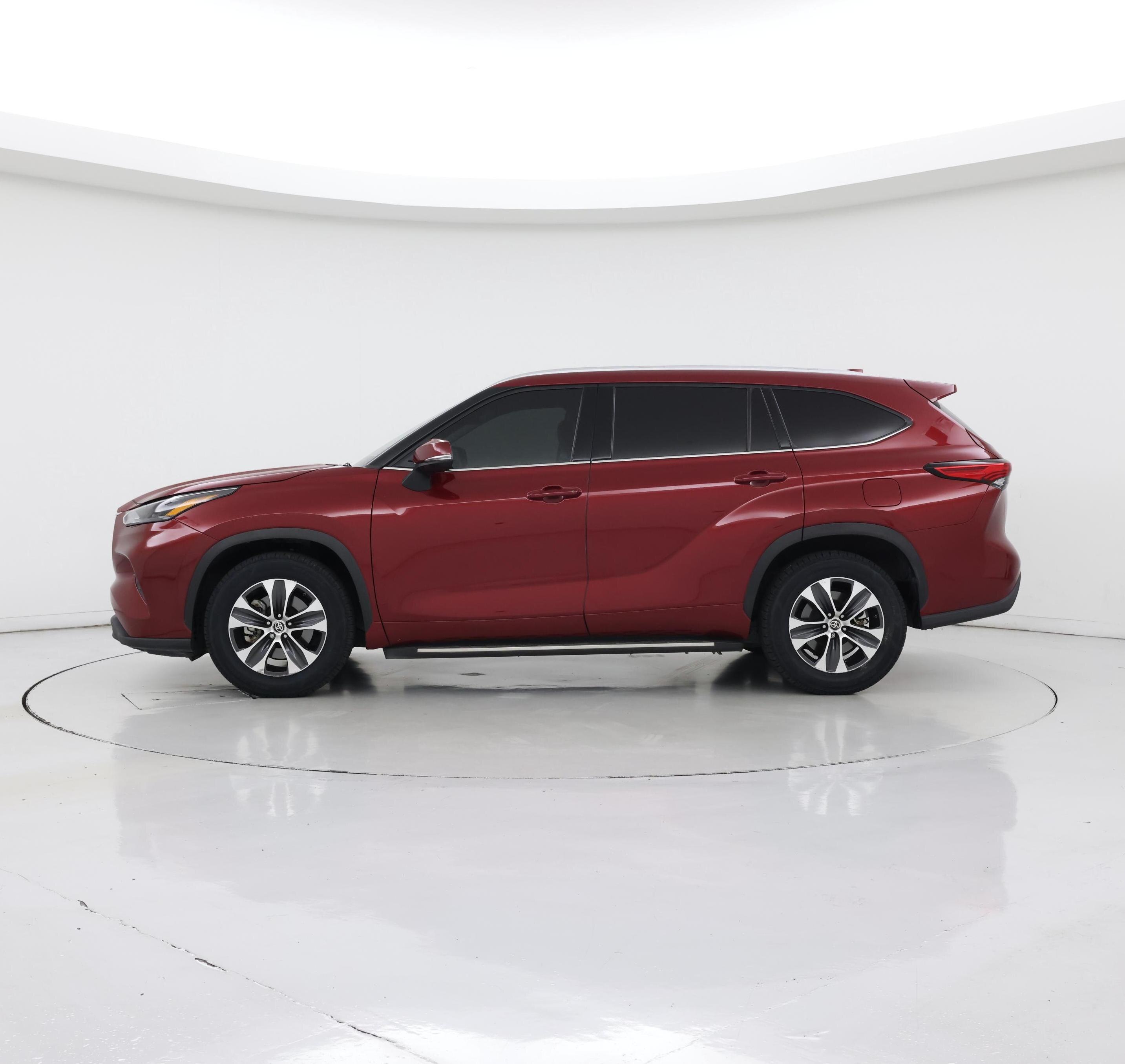 Thumbnail: 2022 Toyota Highlander - 3