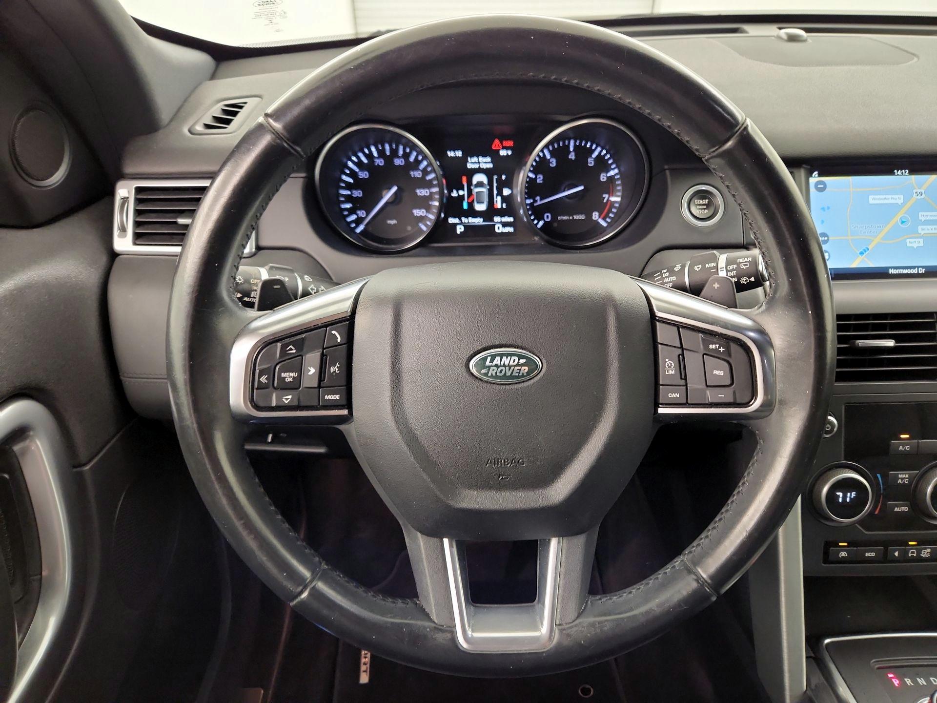 Thumbnail: 2015 Land Rover Discovery Sport - 10