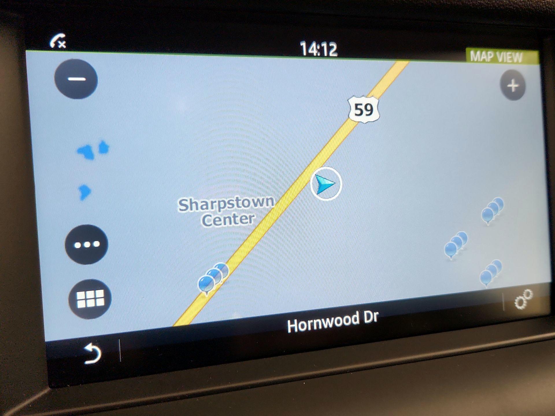 Thumbnail: 2015 Land Rover Discovery Sport - 14