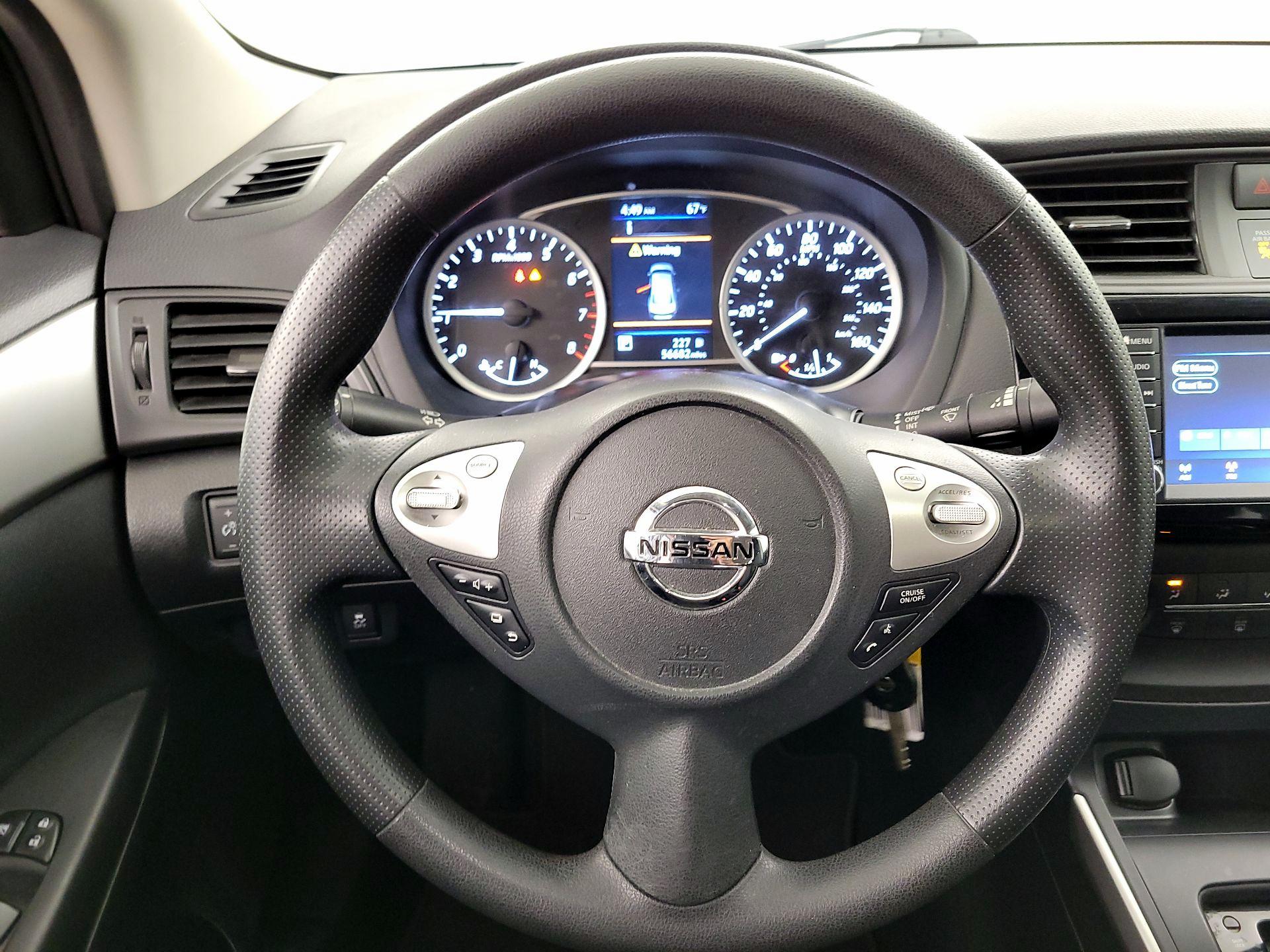 Thumbnail: 2019 Nissan Sentra - 10