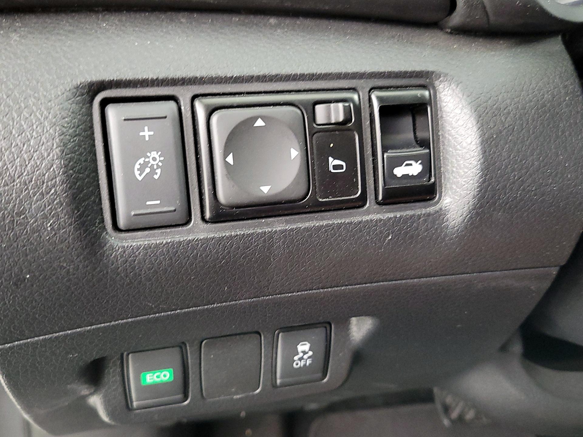 Thumbnail: 2019 Nissan Sentra - 13
