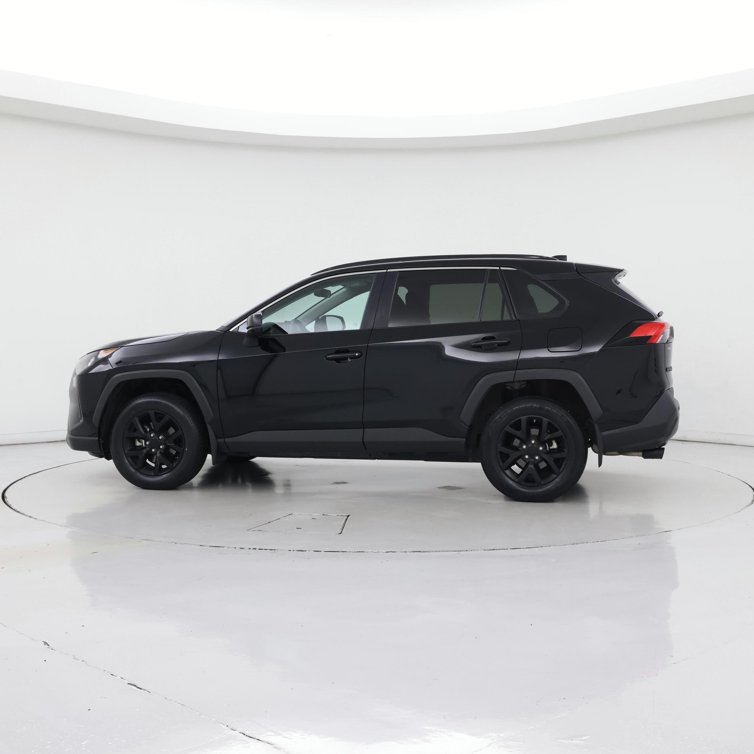 Thumbnail: 2021 Toyota RAV4 - 3