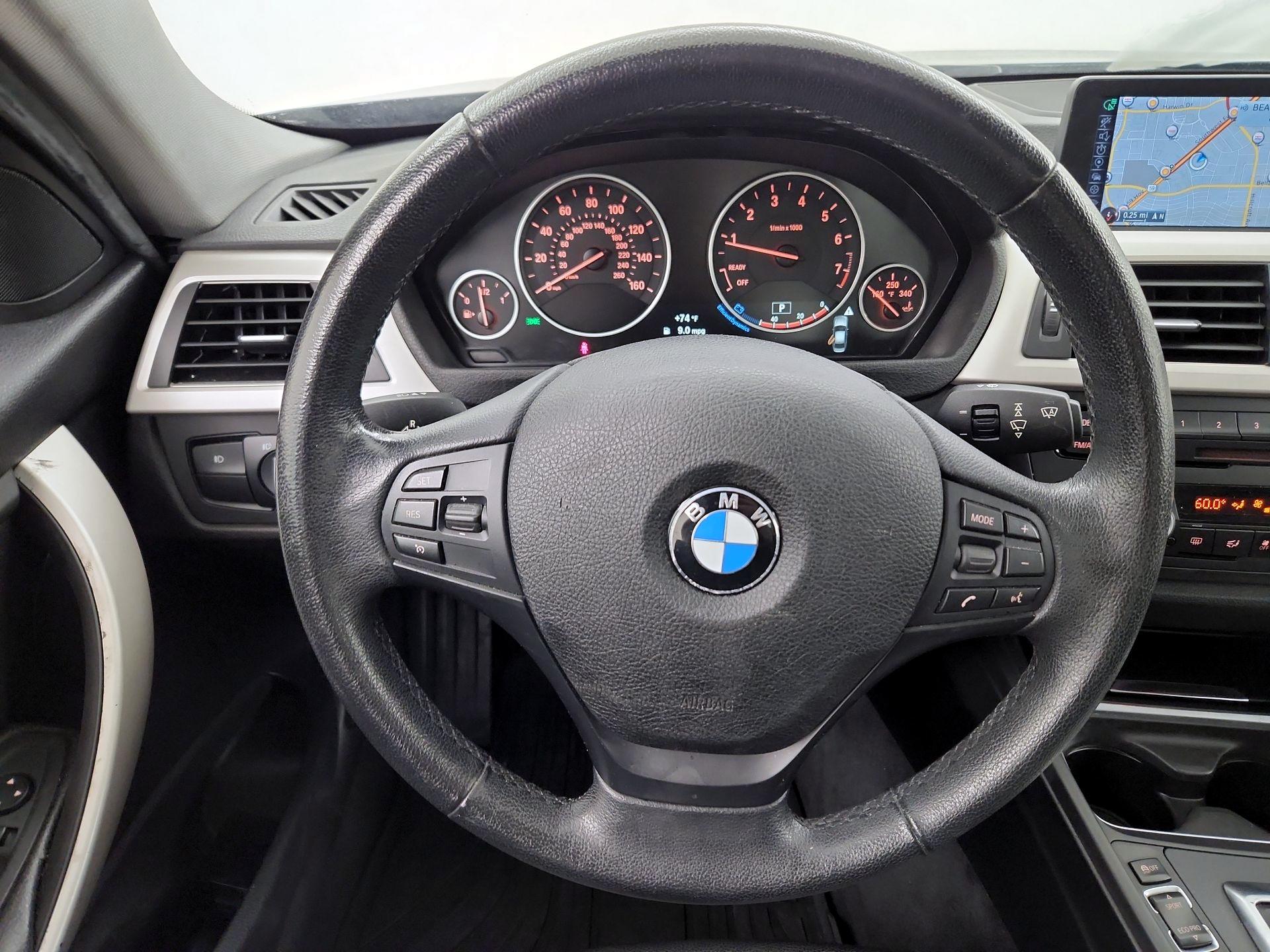 Thumbnail: 2015 BMW 3 Series - 10