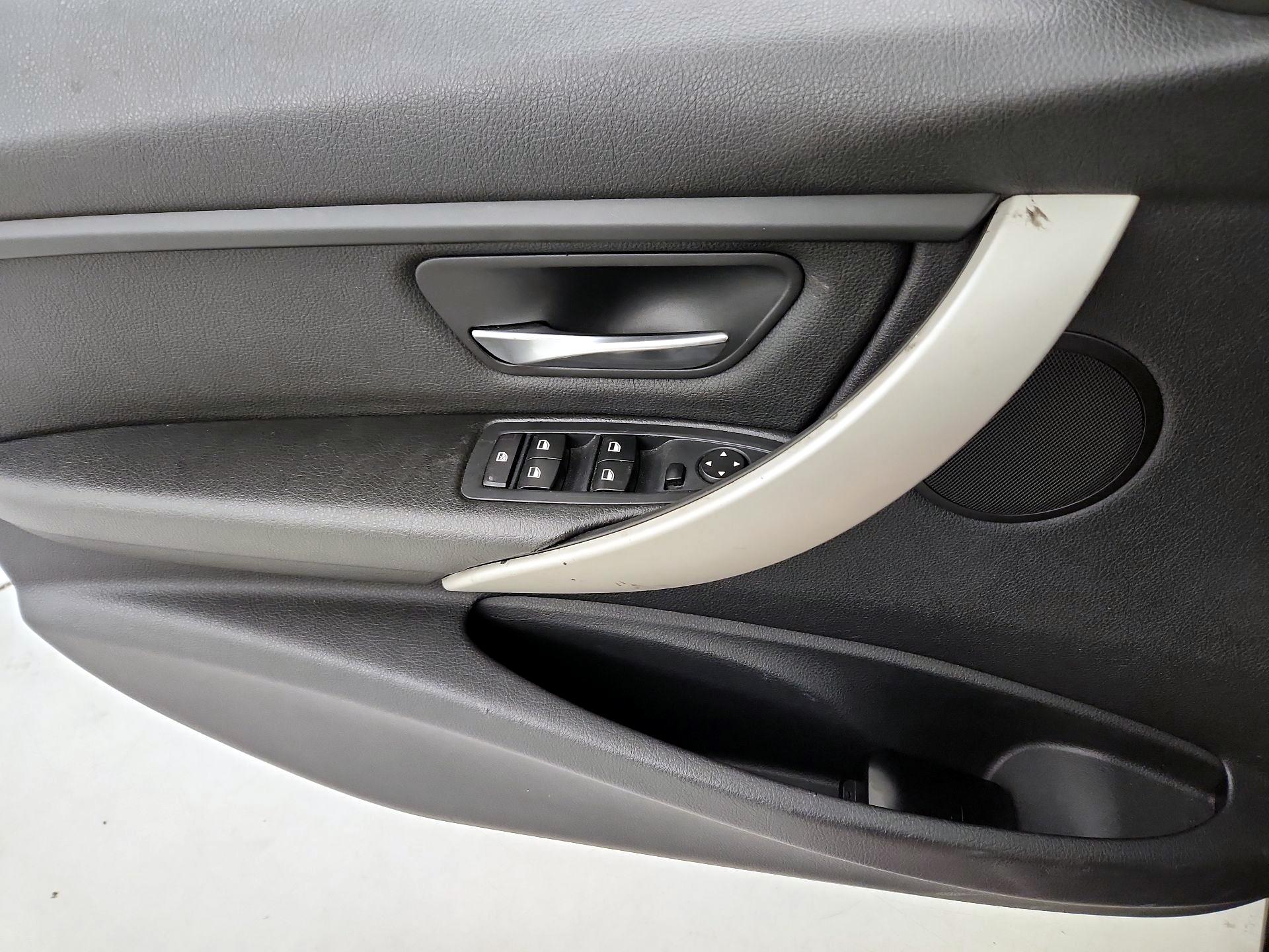 Thumbnail: 2015 BMW 3 Series - 12