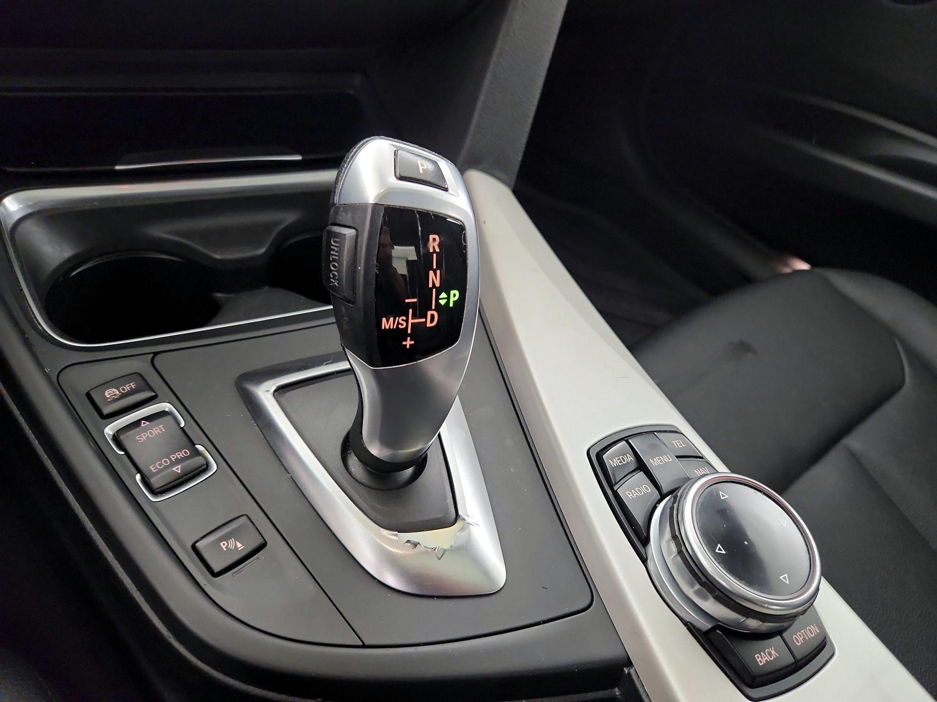 Thumbnail: 2015 BMW 3 Series - 18