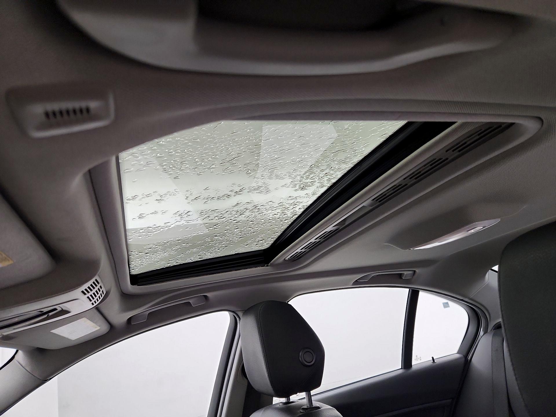 Thumbnail: 2015 BMW 3 Series - 20