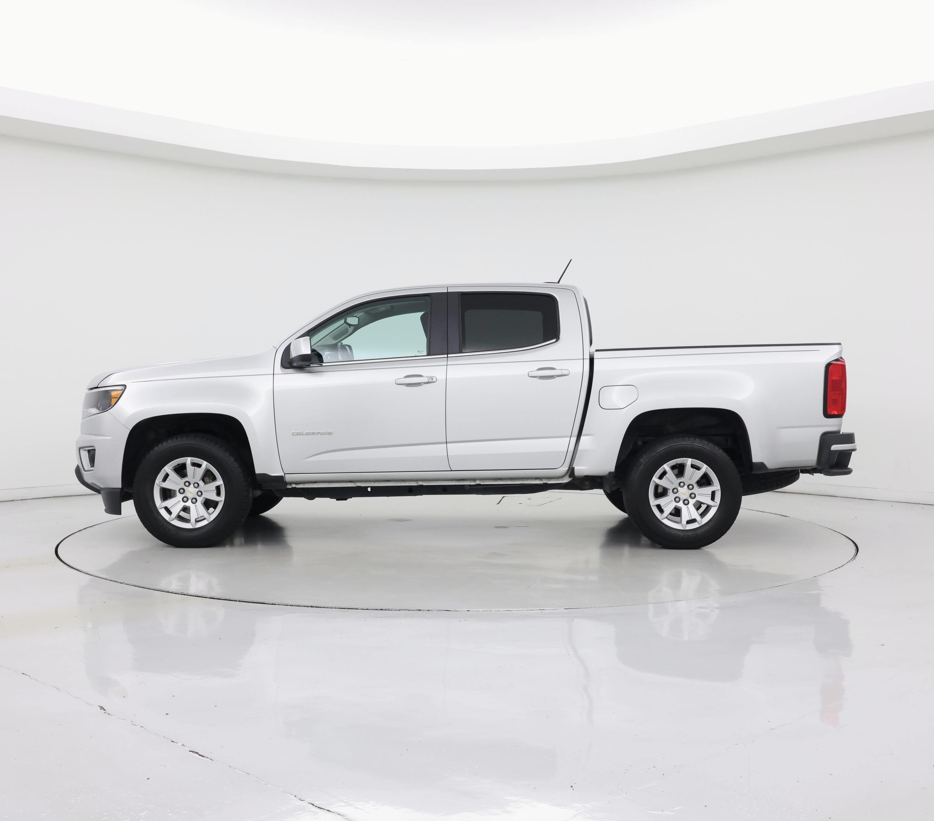 Thumbnail: 2017 Chevrolet Colorado - 3