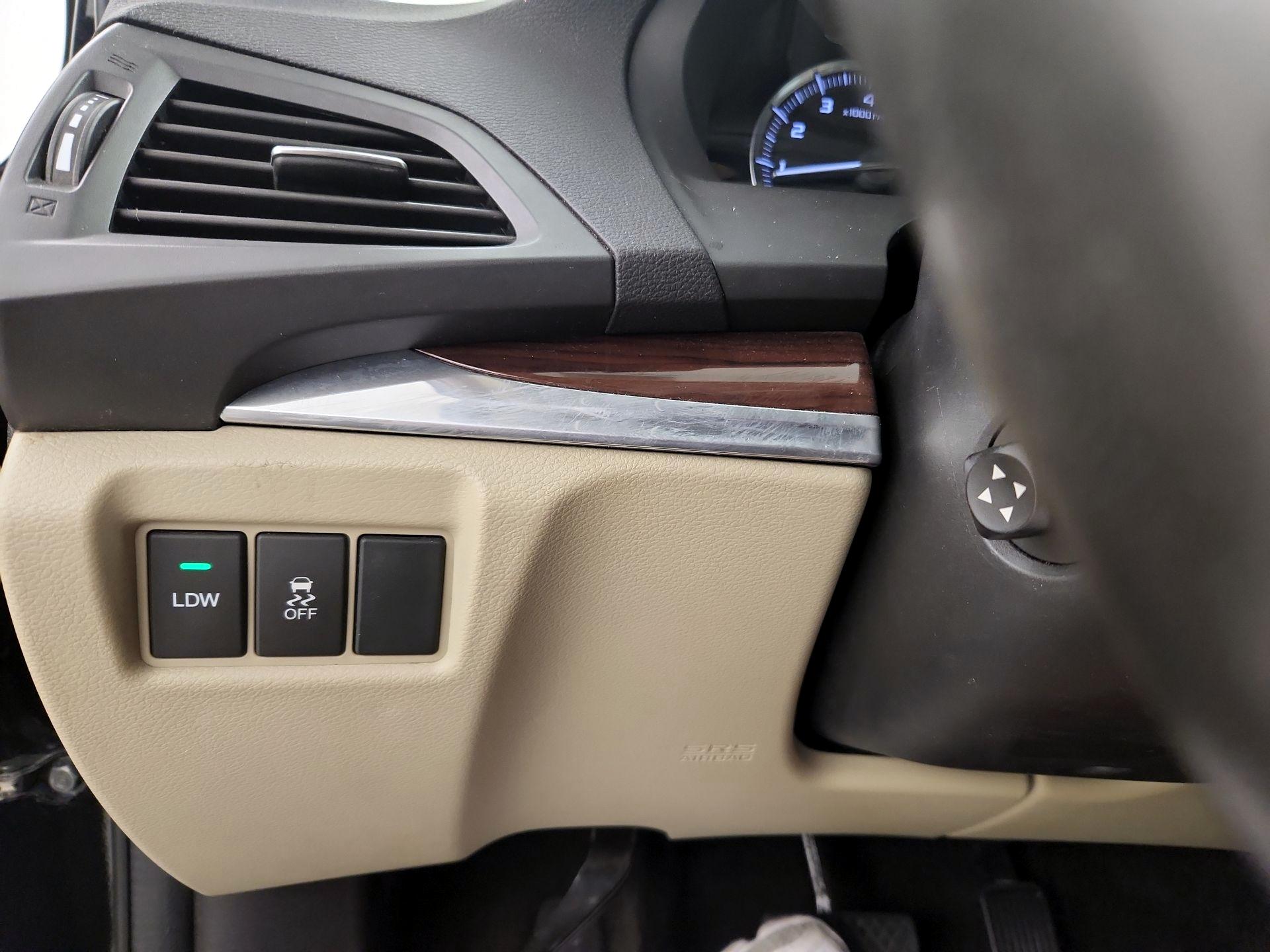 Thumbnail: 2015 Acura MDX - 13