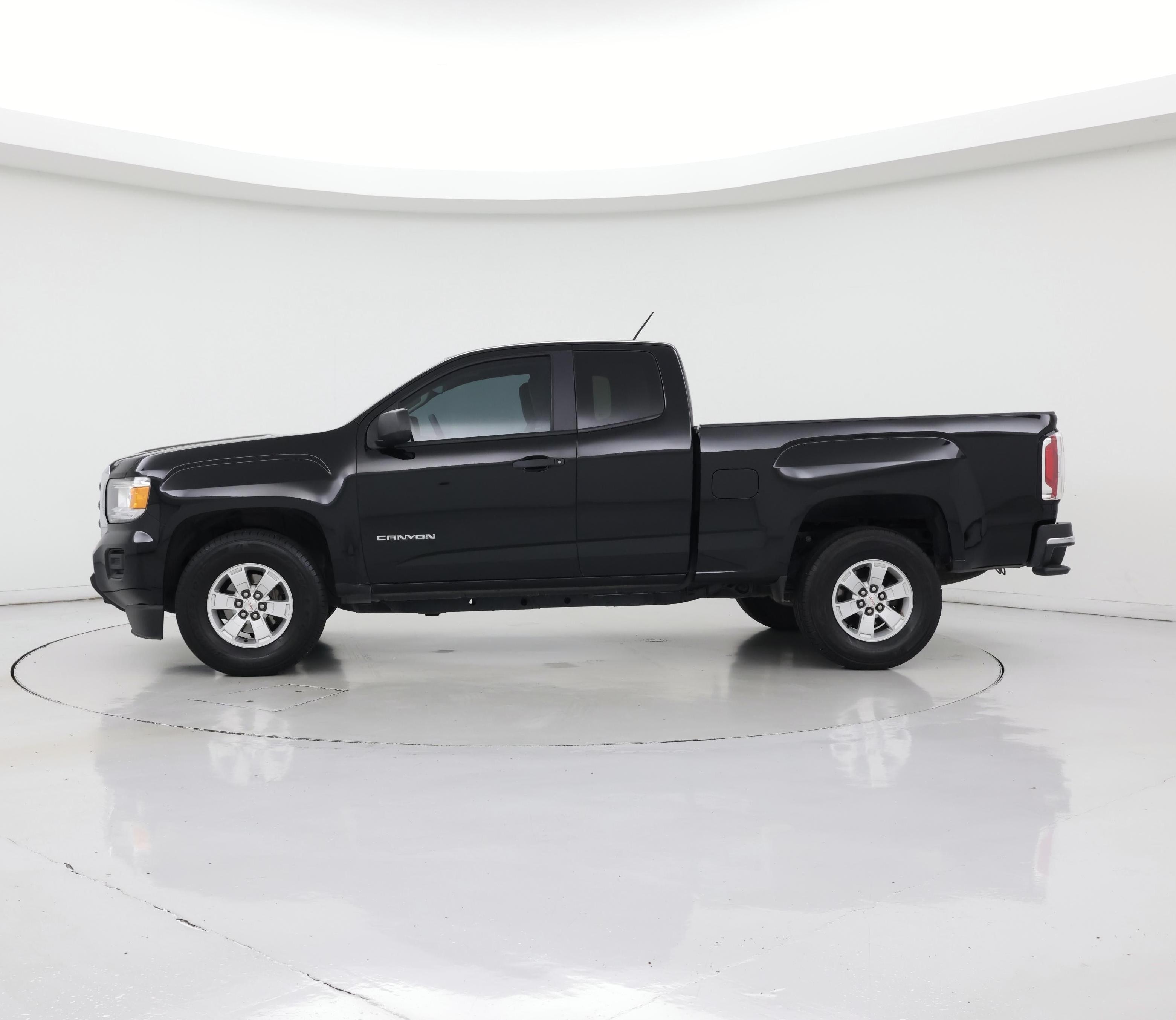 Thumbnail: 2016 GMC Canyon - 3