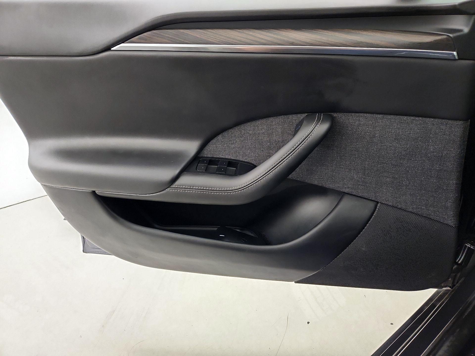 Thumbnail: 2023 Tesla Model S - 12