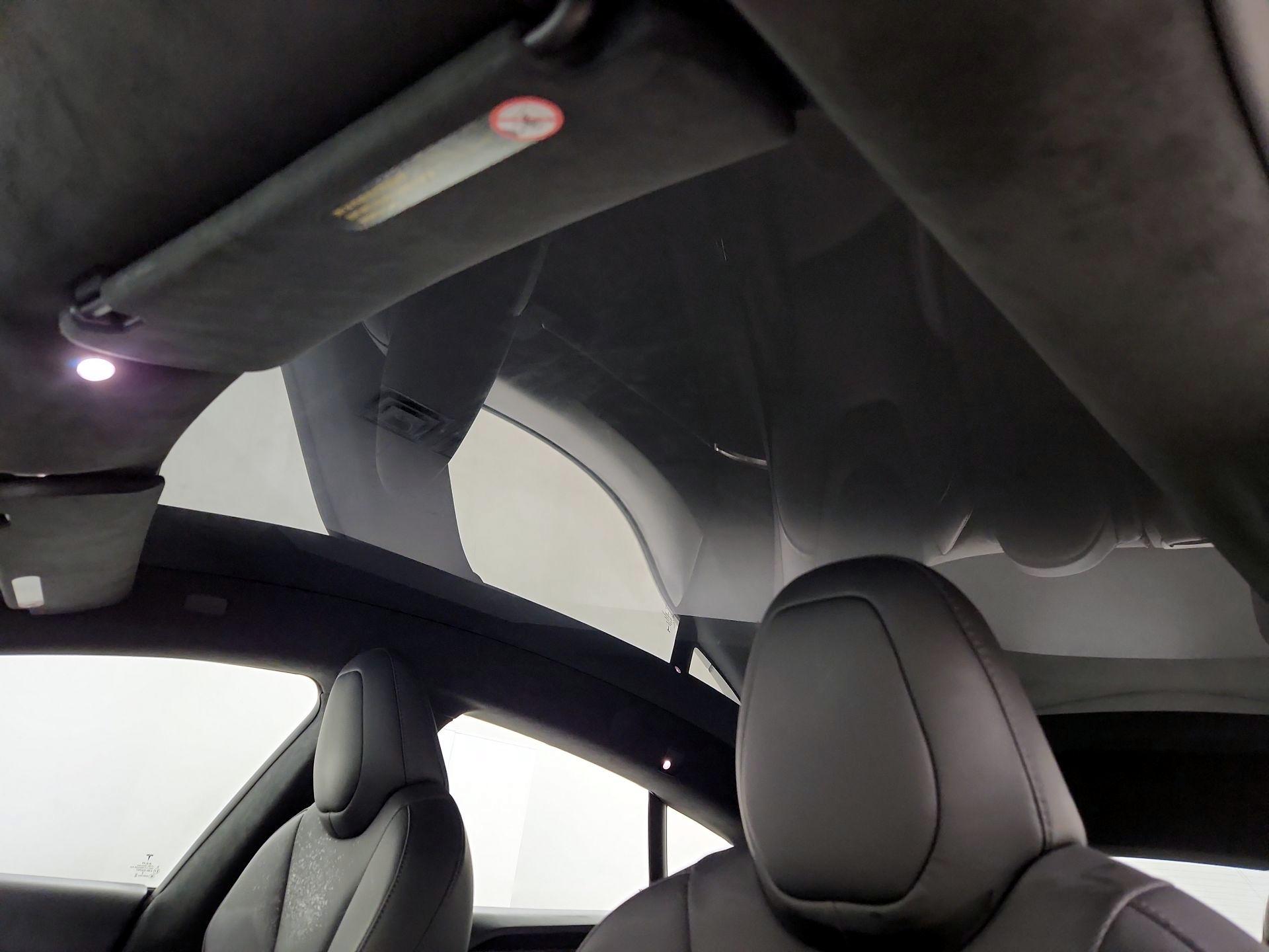 Thumbnail: 2023 Tesla Model S - 19