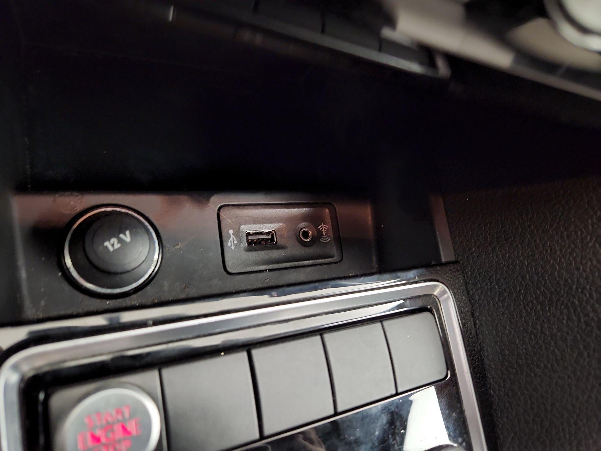 Thumbnail: 2016 Volkswagen Jetta - 19