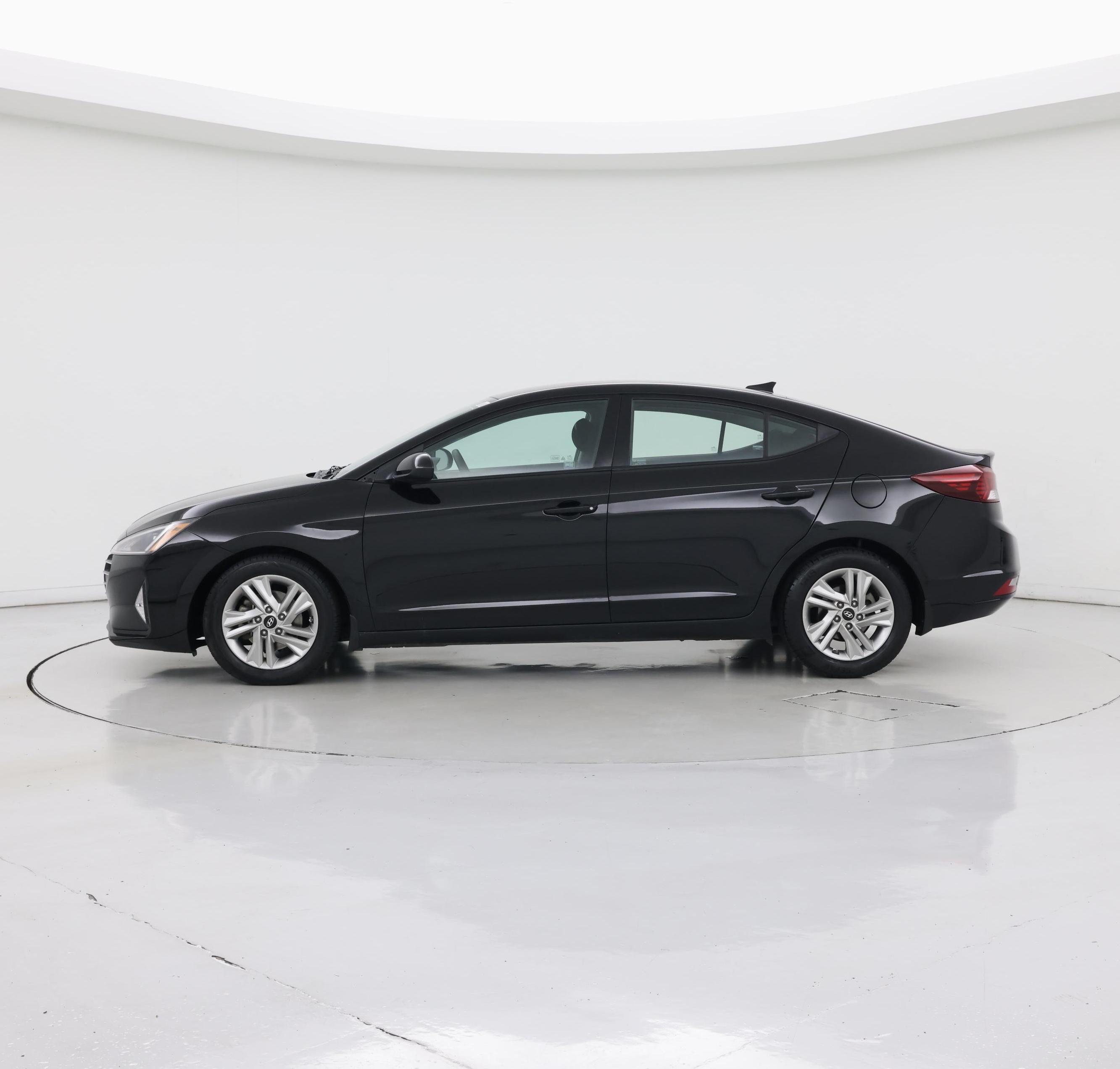 Thumbnail: 2019 Hyundai Elantra - 3