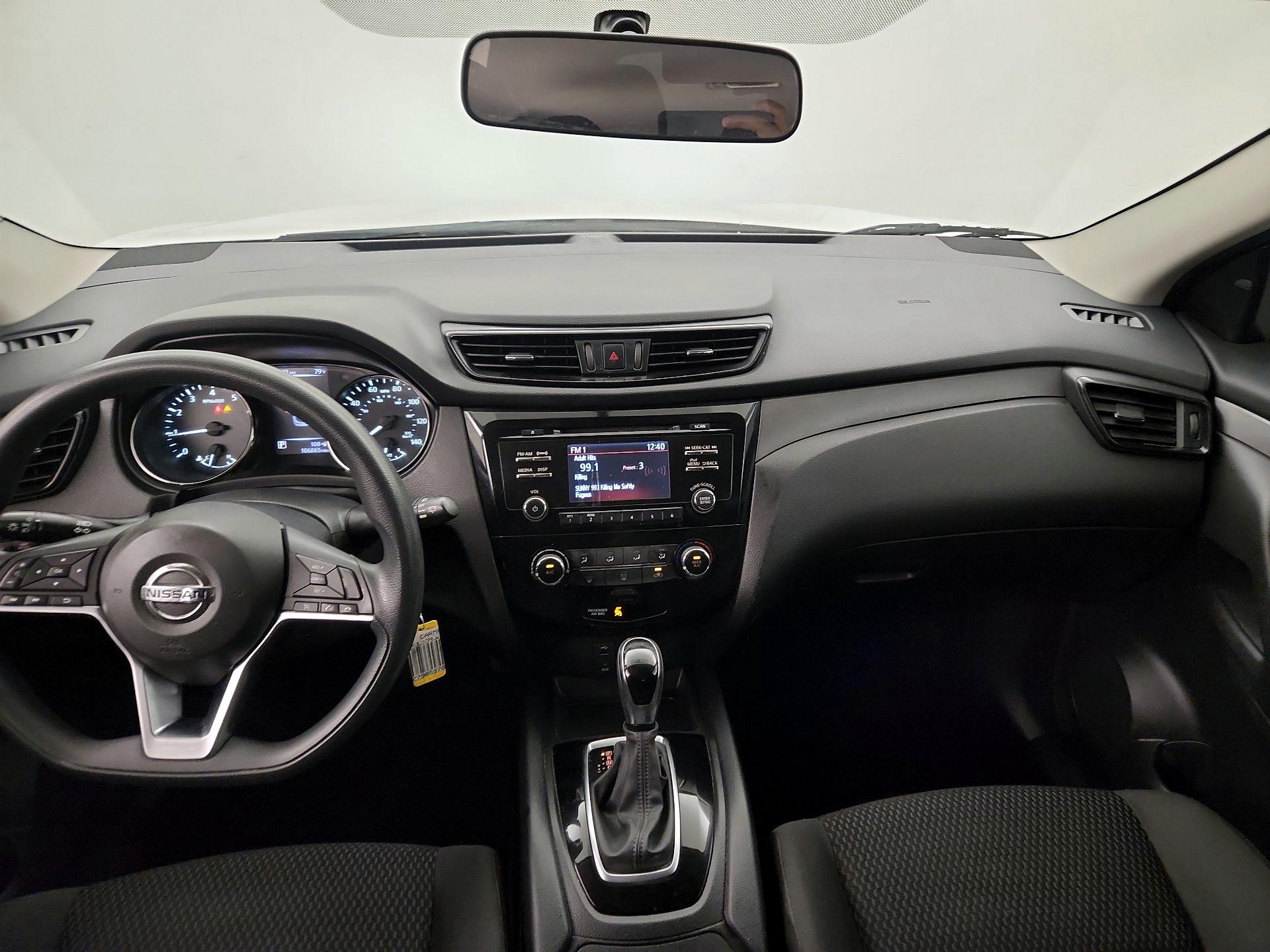 Thumbnail: 2018 Nissan Rogue Sport - 9