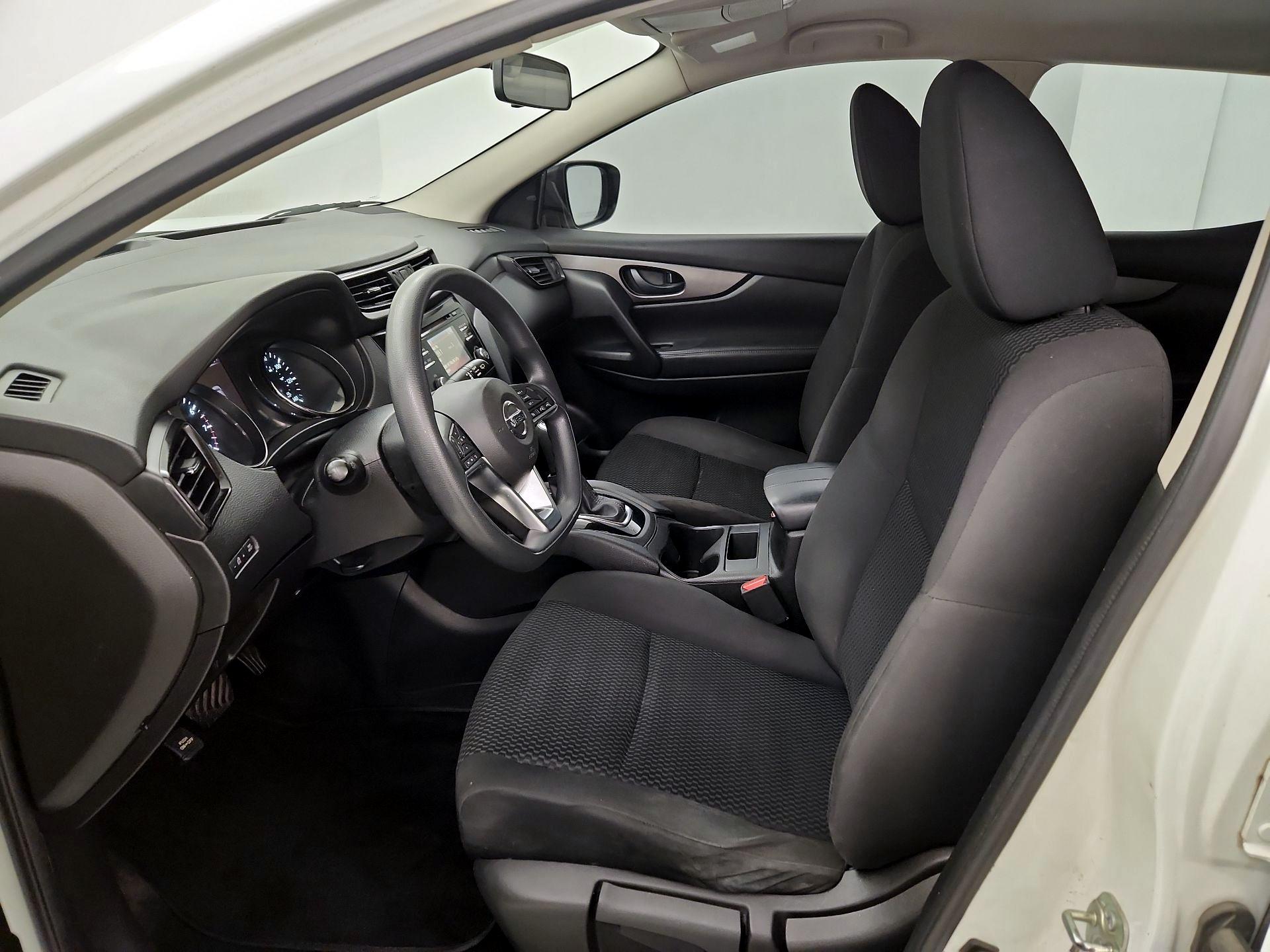 Thumbnail: 2018 Nissan Rogue Sport - 11