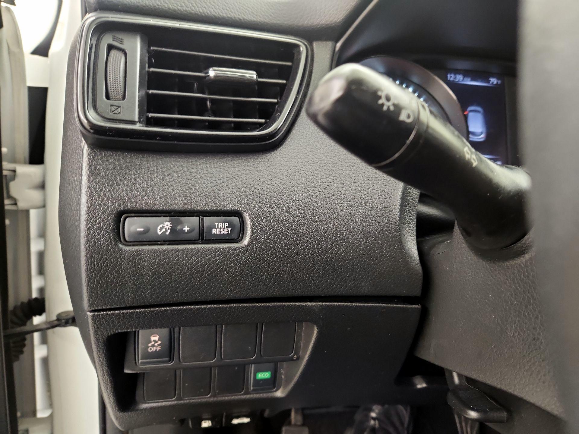 Thumbnail: 2018 Nissan Rogue Sport - 14