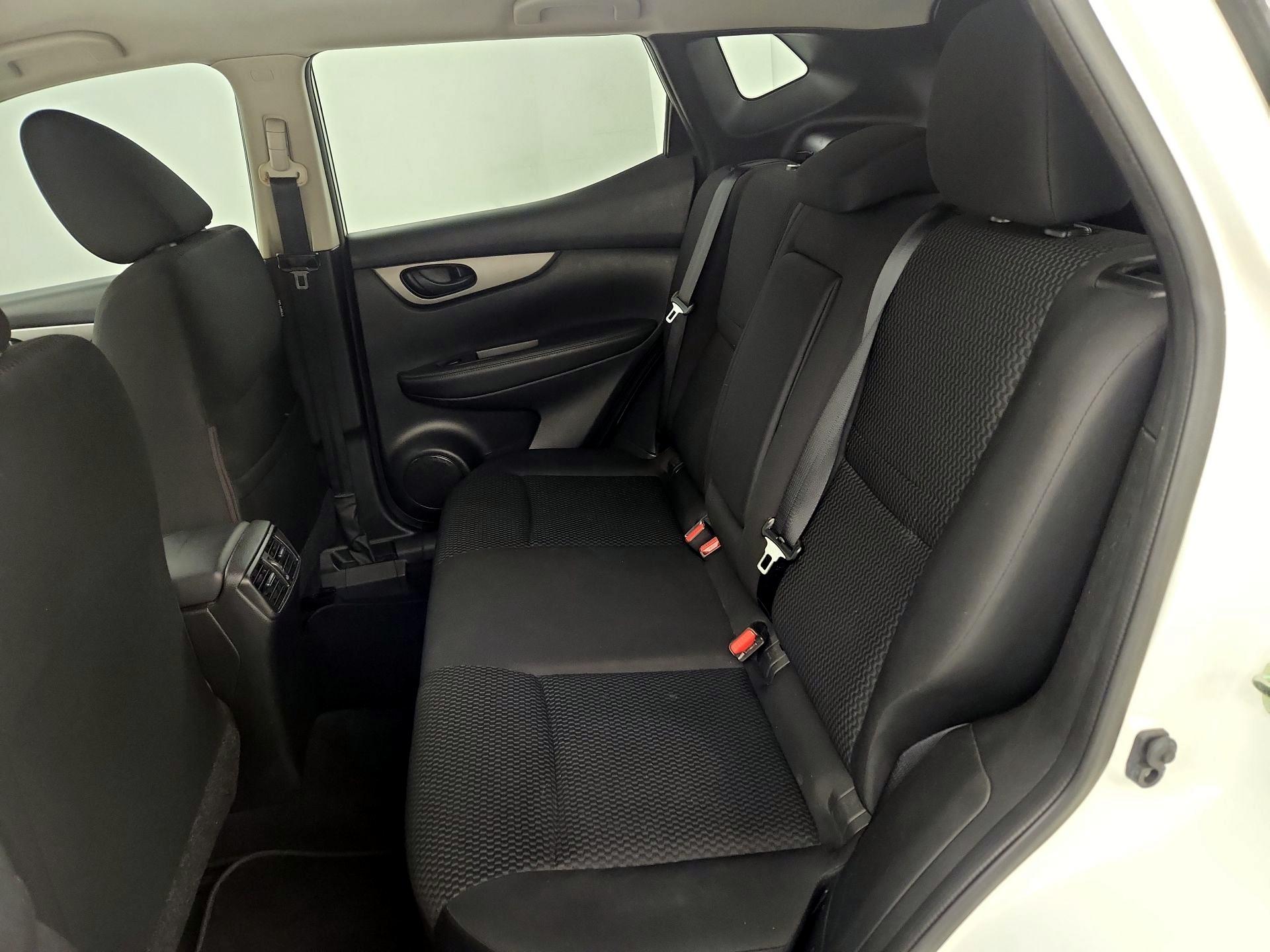 Thumbnail: 2018 Nissan Rogue Sport - 20