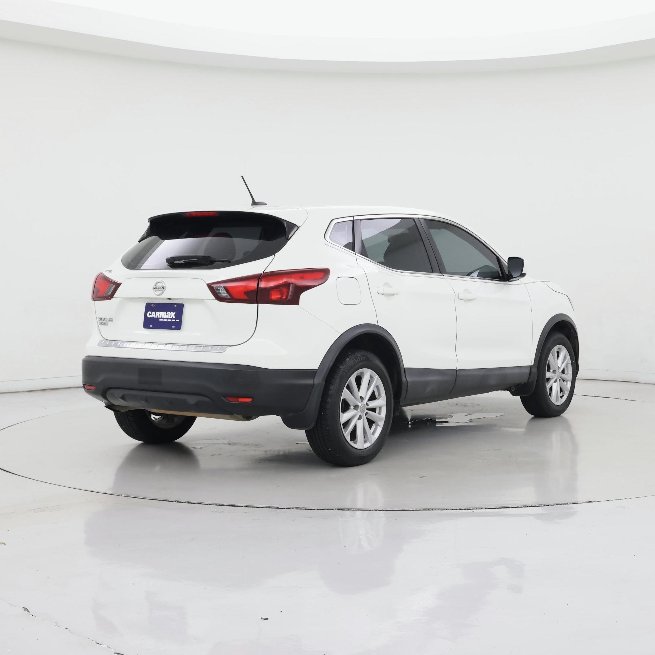 Thumbnail: 2018 Nissan Rogue Sport - 8