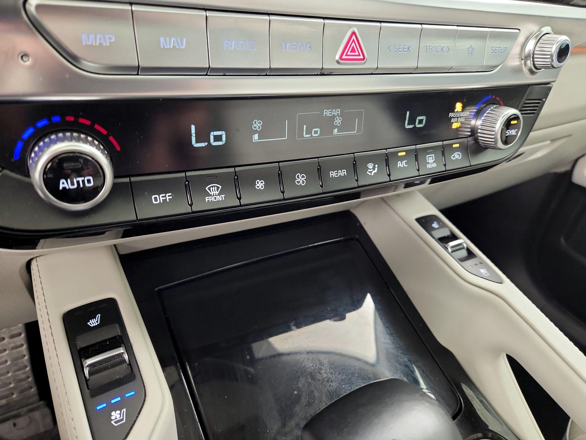 Thumbnail: 2020 Kia Telluride - 17