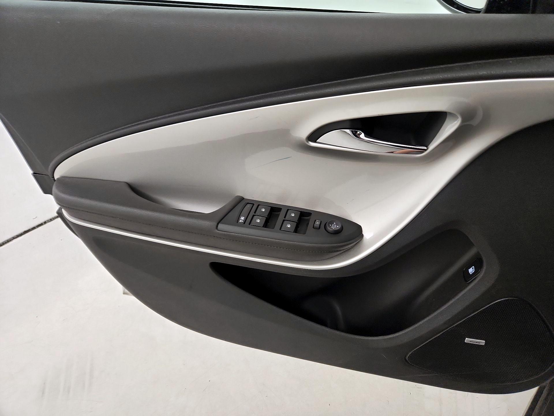 Thumbnail: 2015 Chevrolet Volt - 12