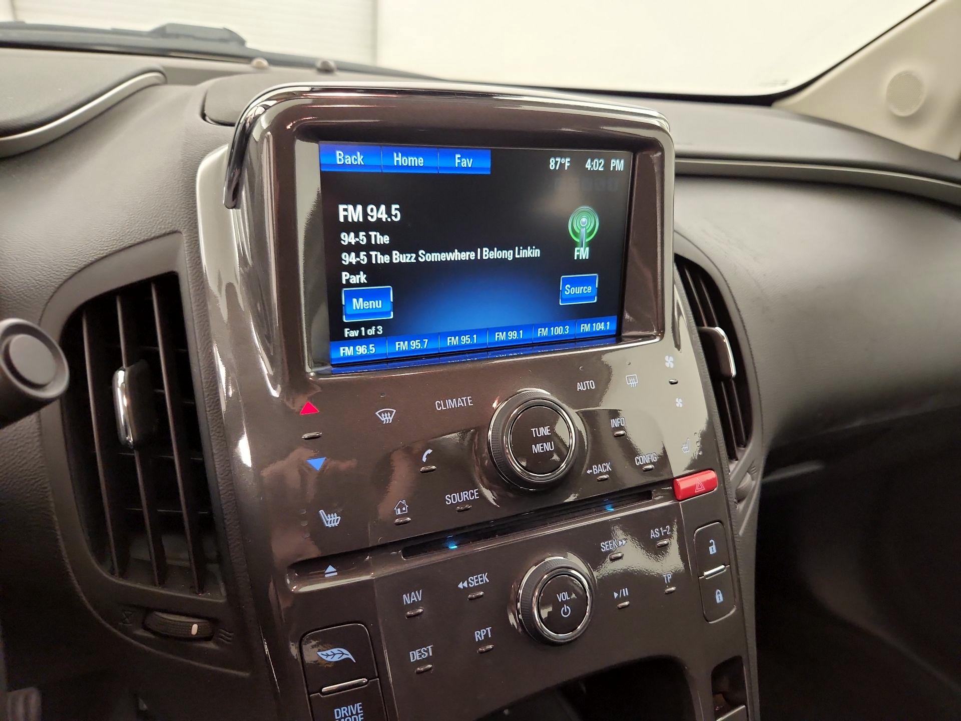 Thumbnail: 2015 Chevrolet Volt - 16