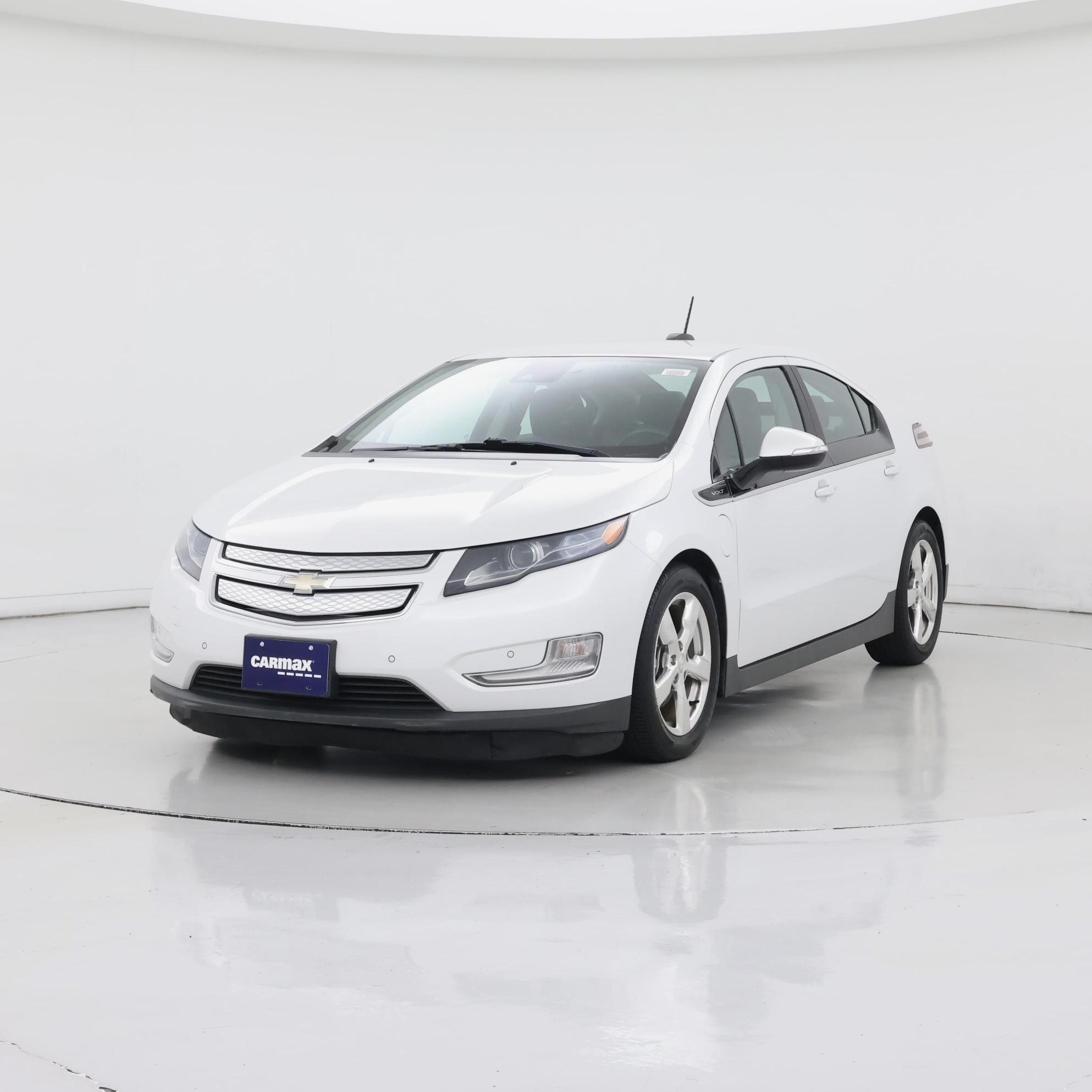 Thumbnail: 2015 Chevrolet Volt - 4