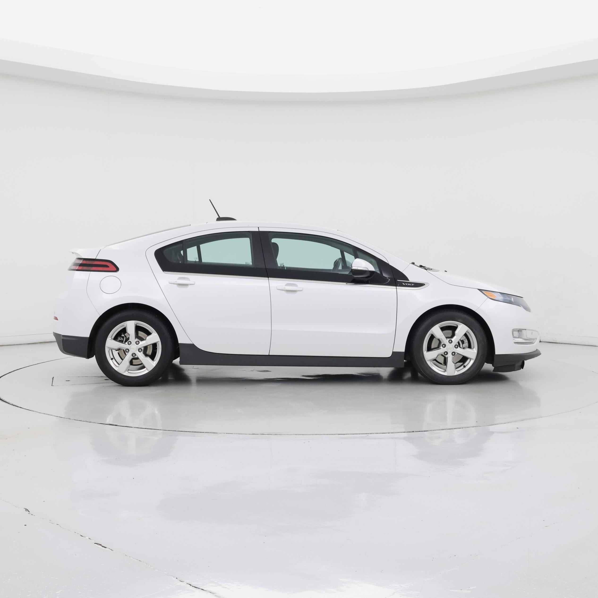 Thumbnail: 2015 Chevrolet Volt - 7