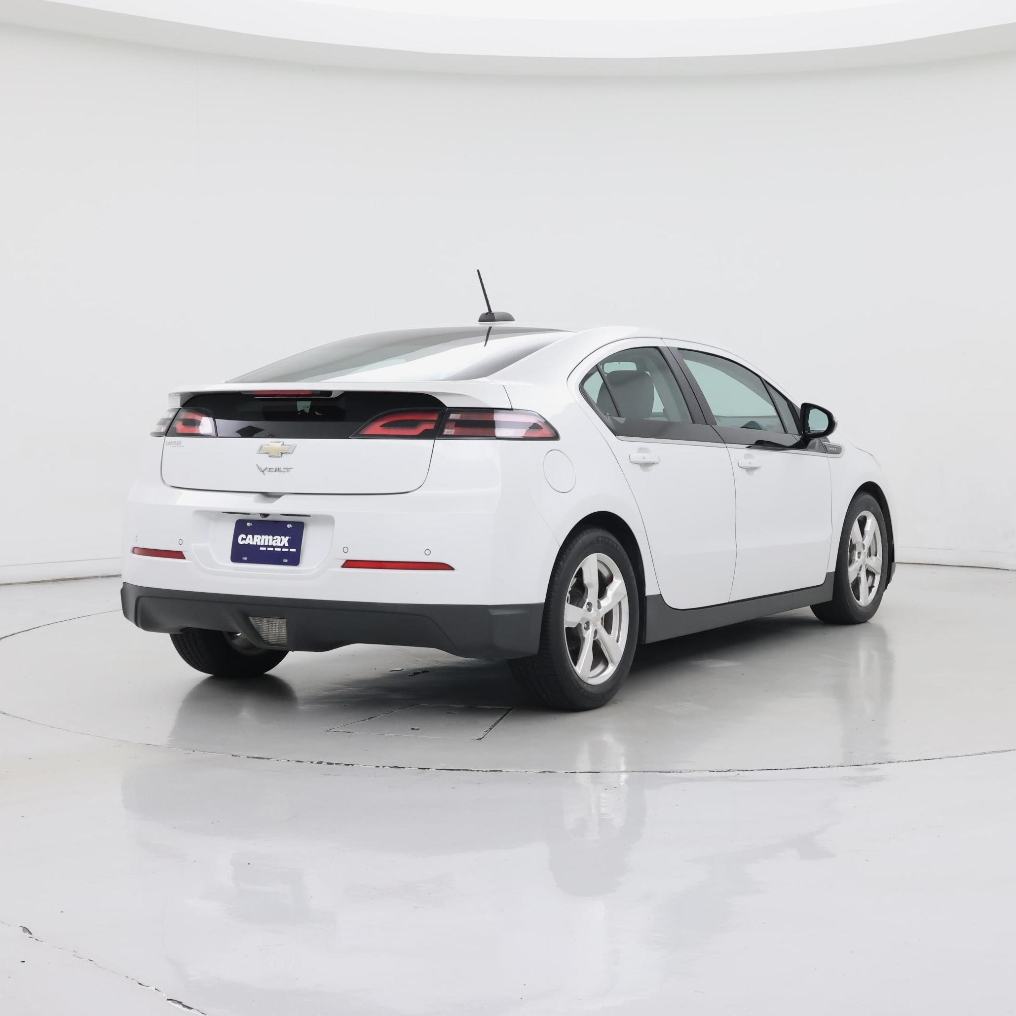 Thumbnail: 2015 Chevrolet Volt - 8