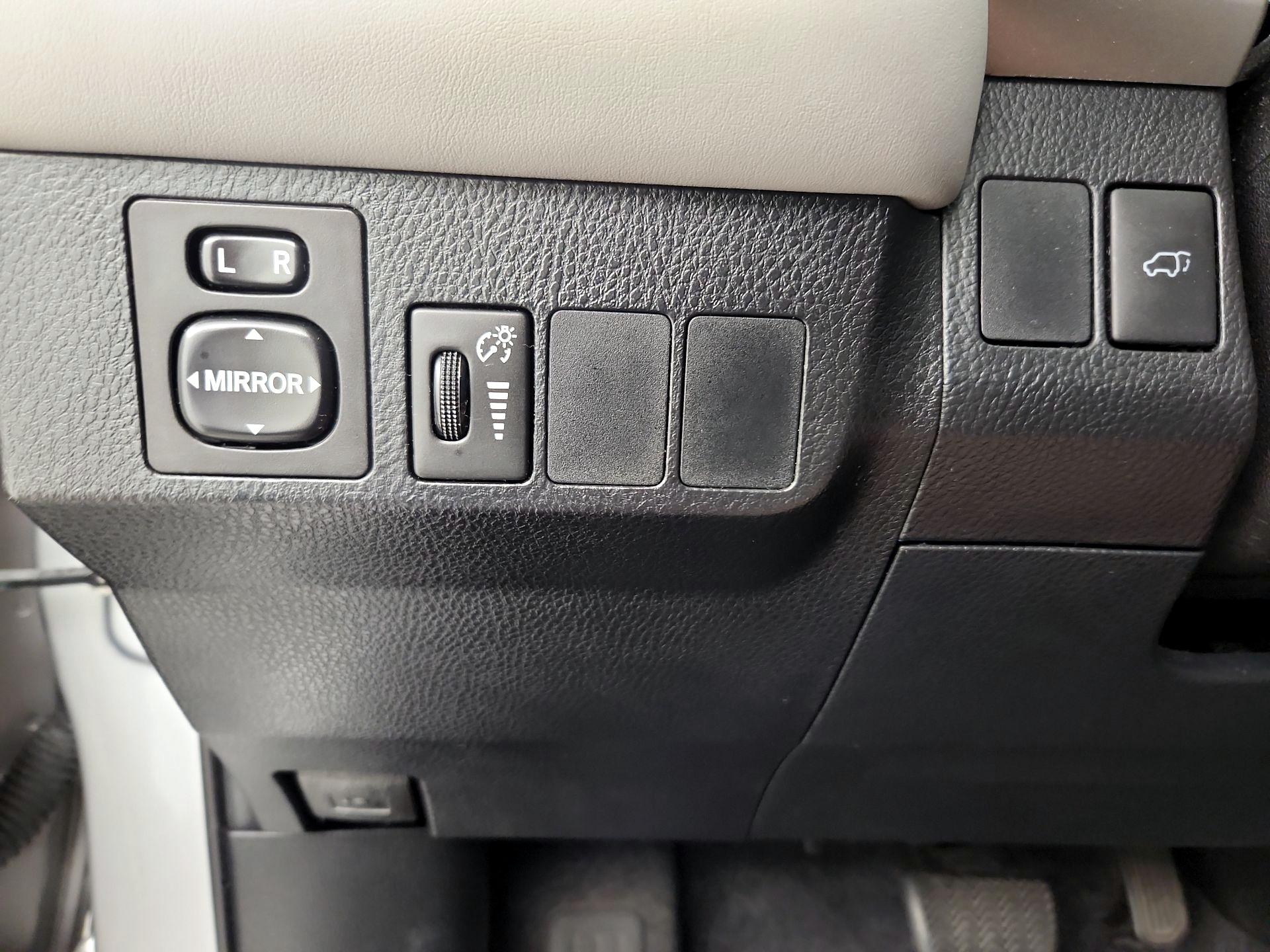 Thumbnail: 2016 Toyota RAV4 - 13