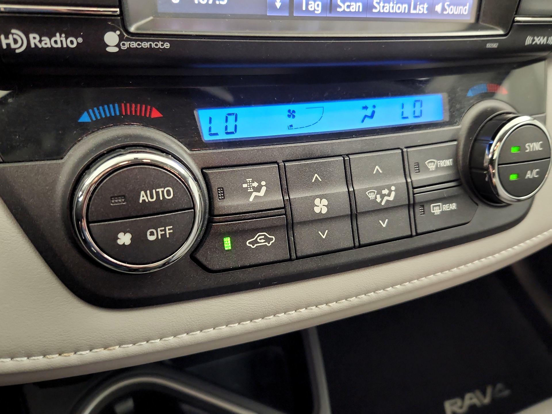 Thumbnail: 2016 Toyota RAV4 - 16