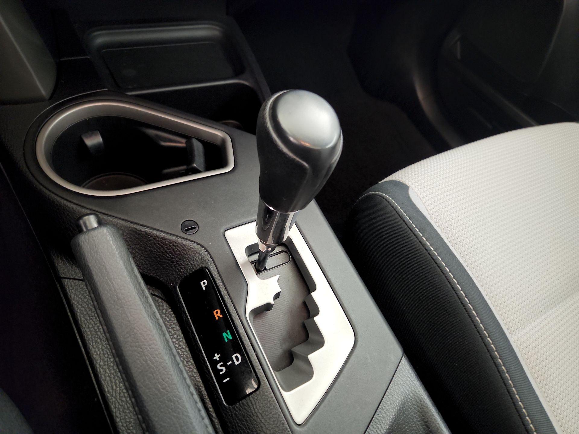 Thumbnail: 2016 Toyota RAV4 - 17