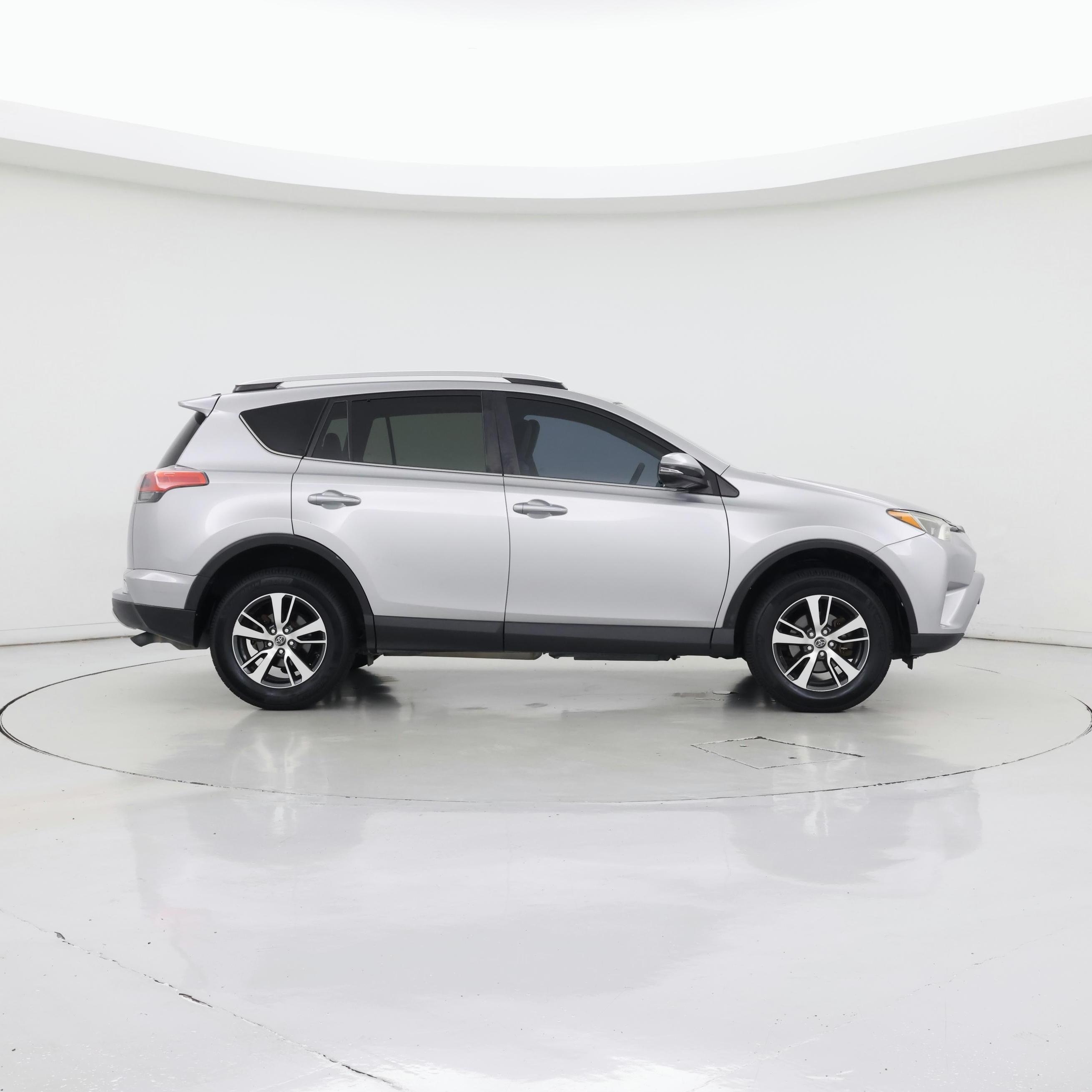 Thumbnail: 2016 Toyota RAV4 - 7