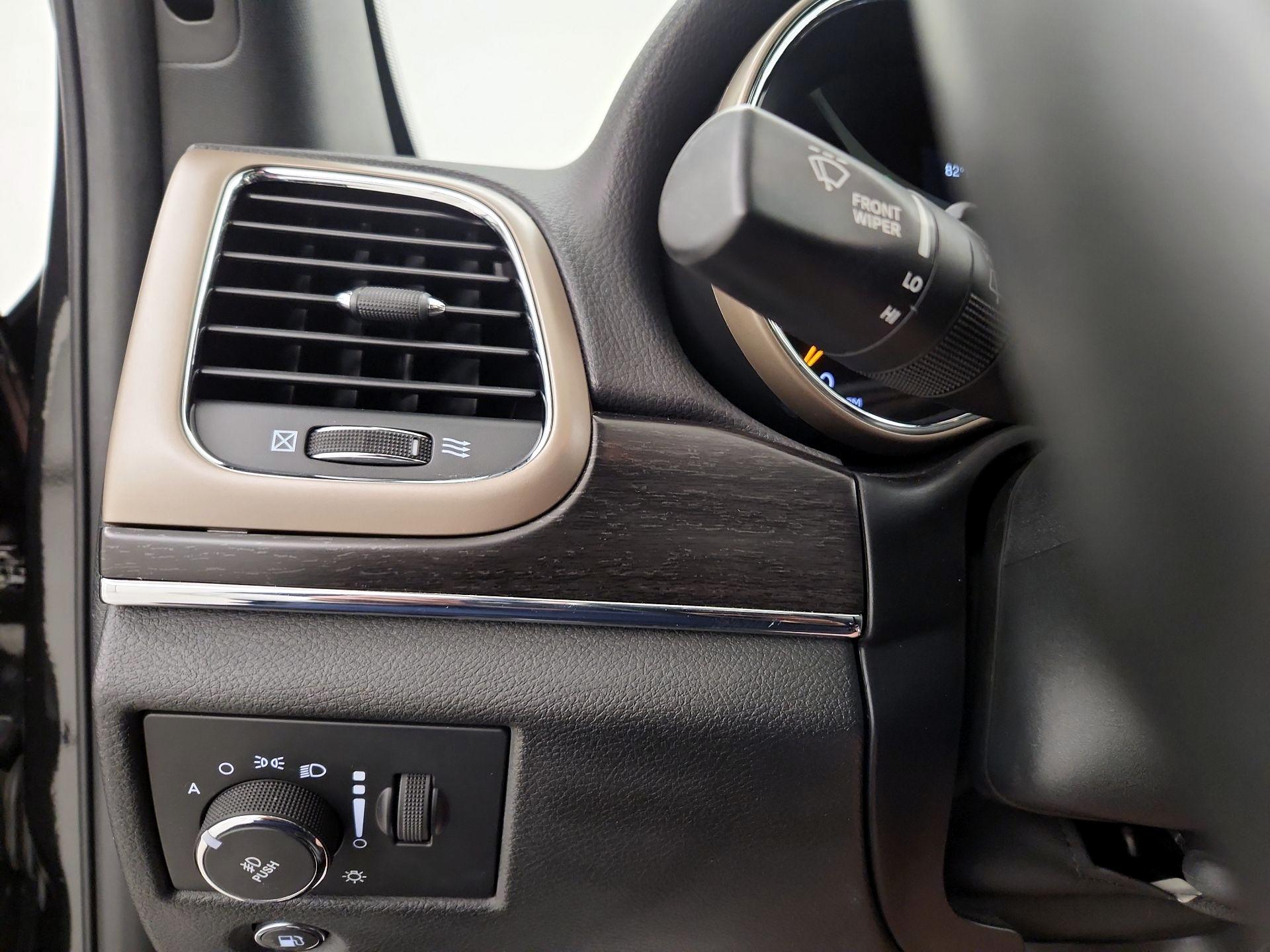 Thumbnail: 2015 Jeep Grand Cherokee - 13