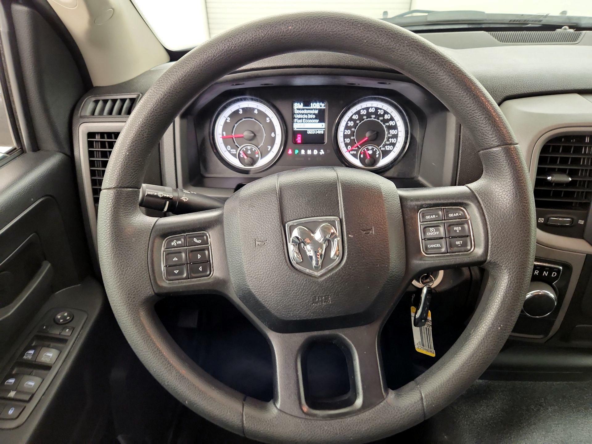 Thumbnail: 2021 RAM 1500 Classic - 10