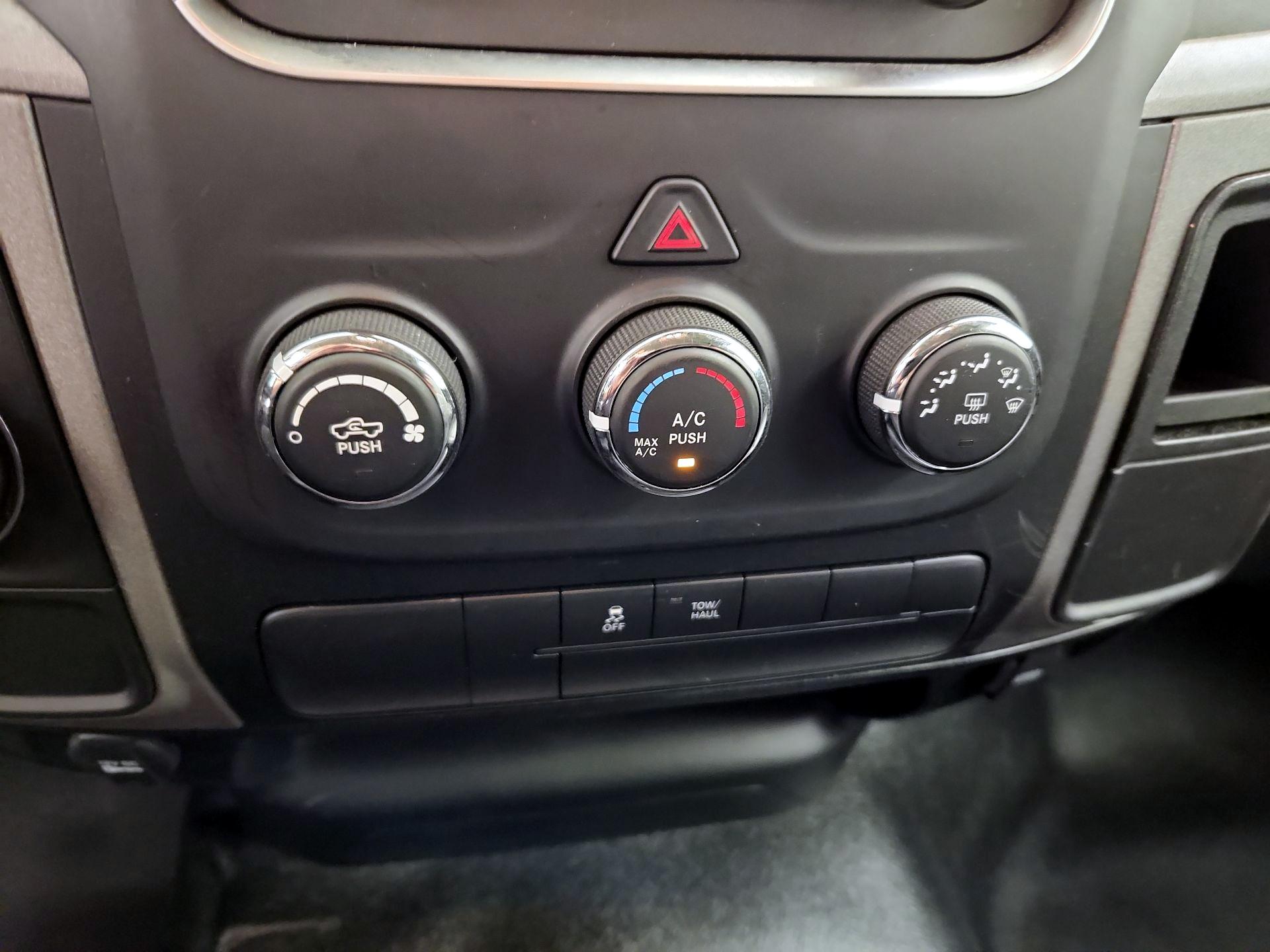 Thumbnail: 2021 RAM 1500 Classic - 16