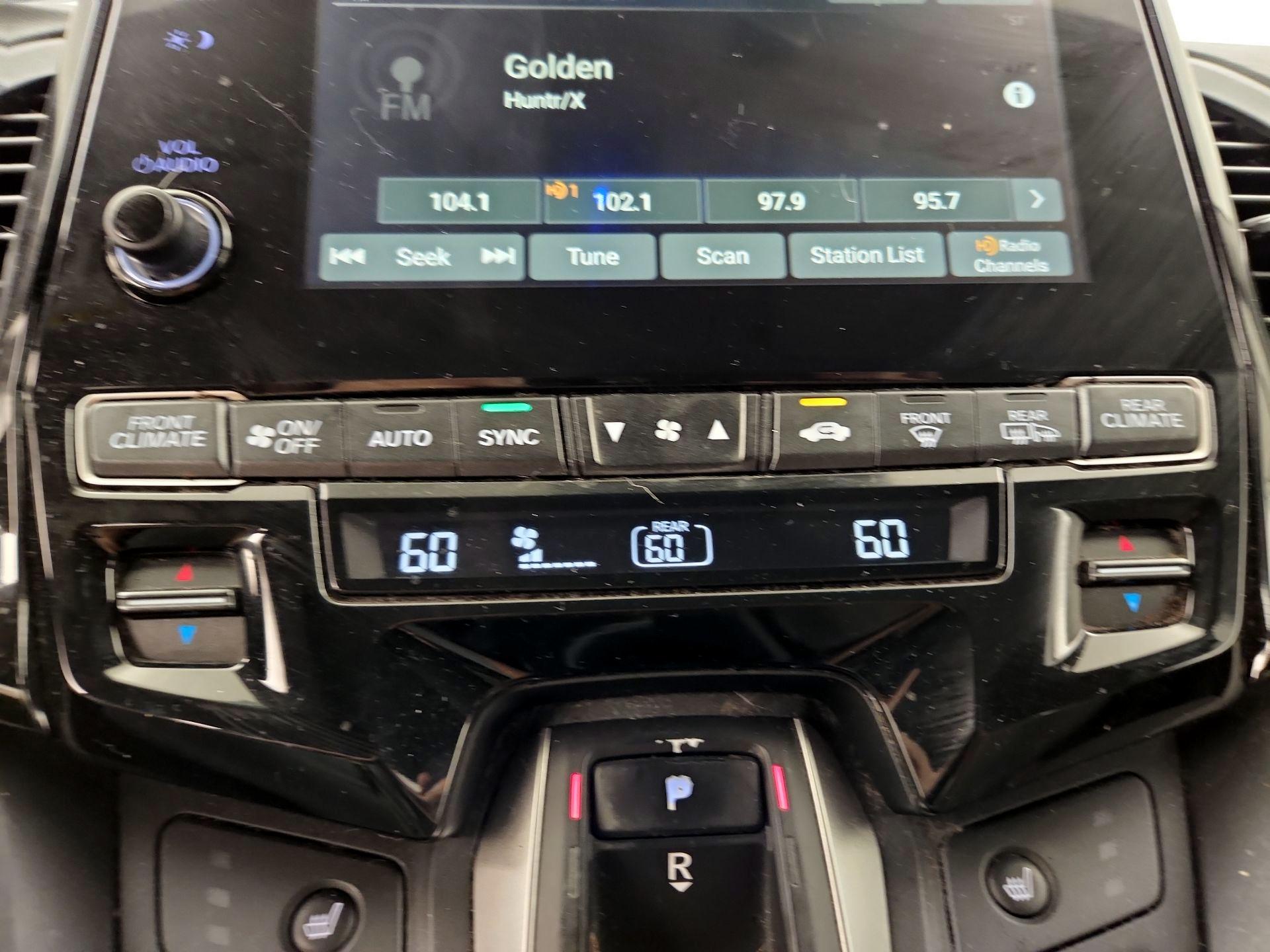 Thumbnail: 2018 Honda Odyssey - 16