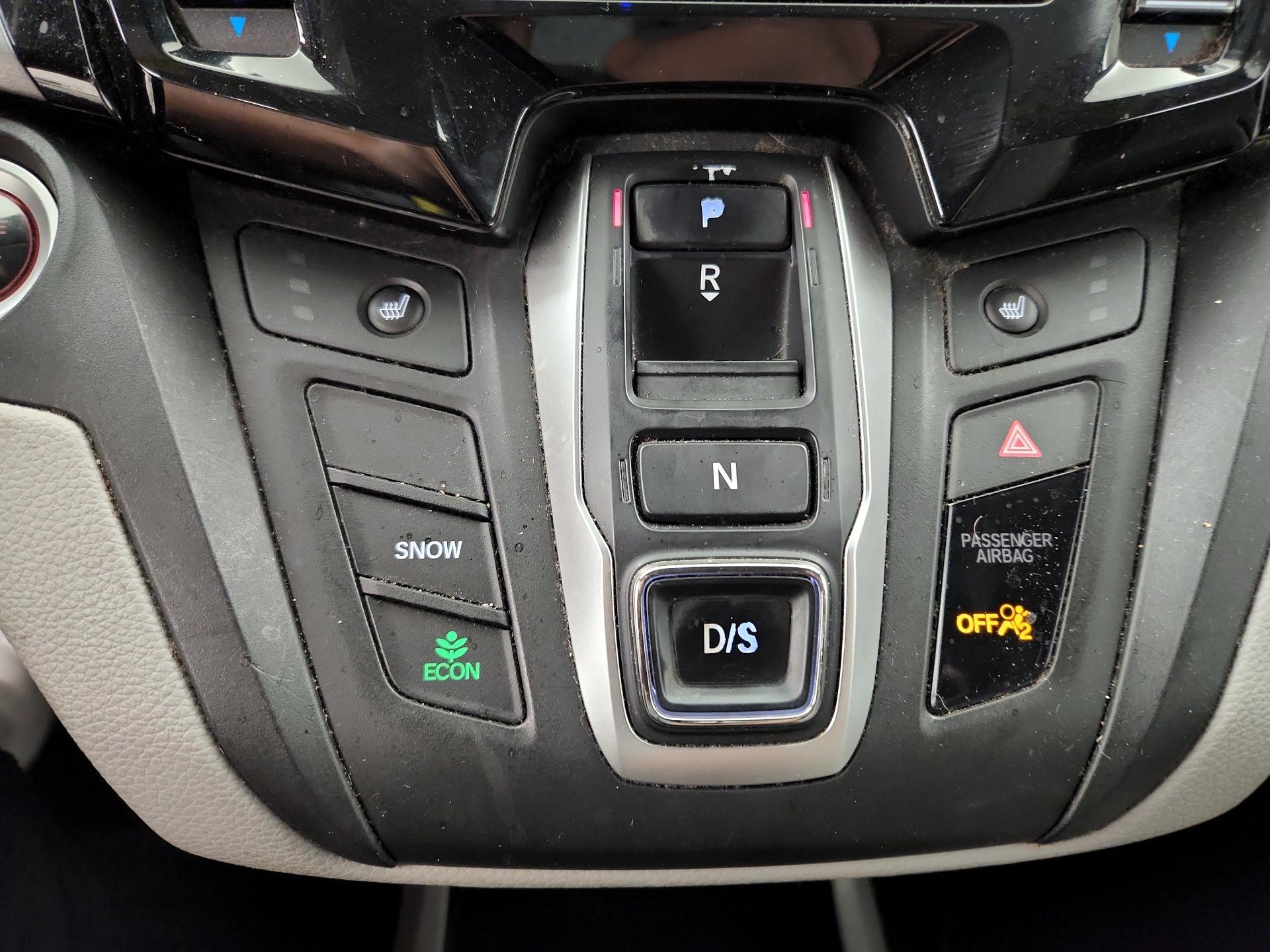 Thumbnail: 2018 Honda Odyssey - 17