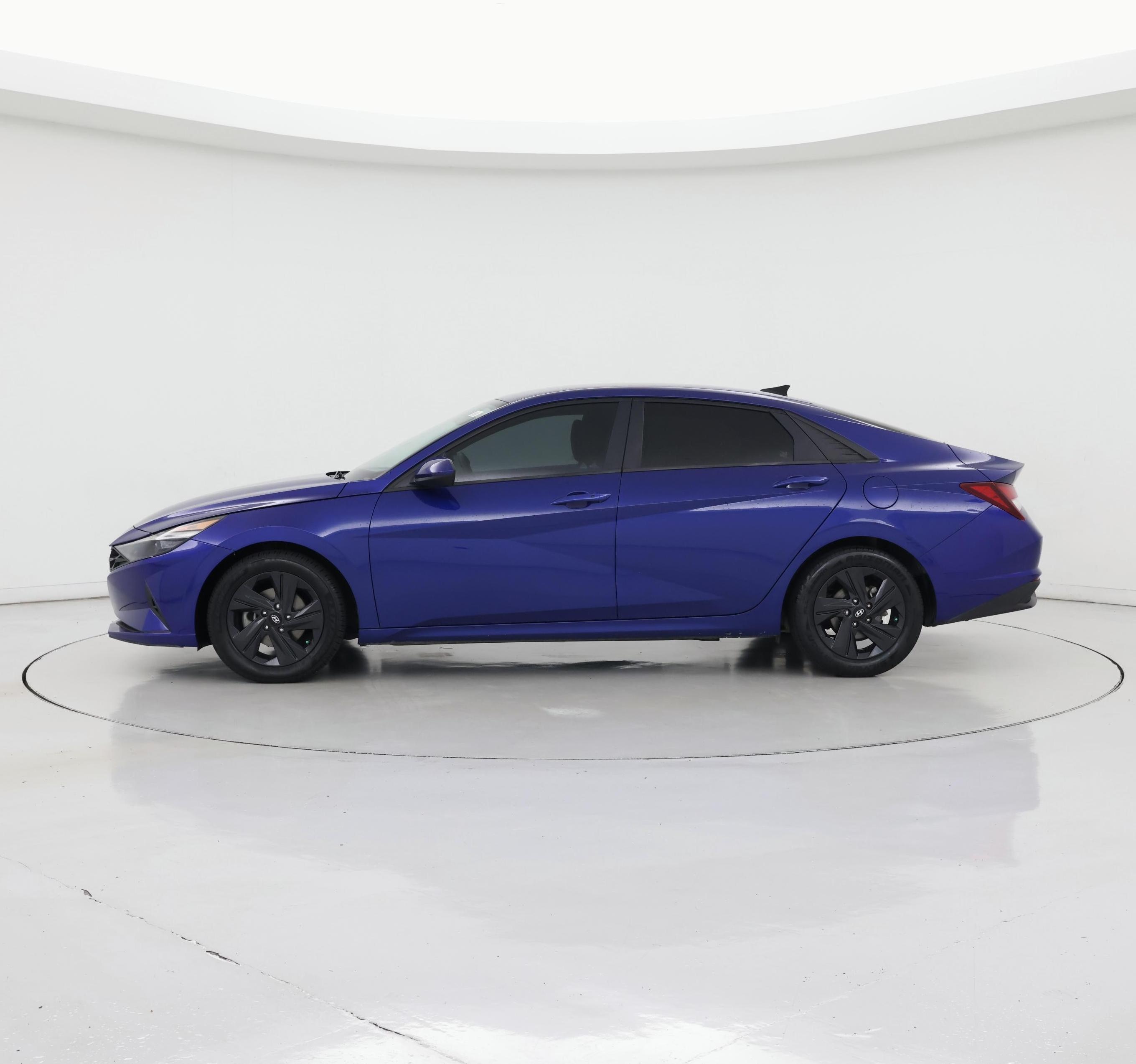 Thumbnail: 2023 Hyundai Elantra - 3