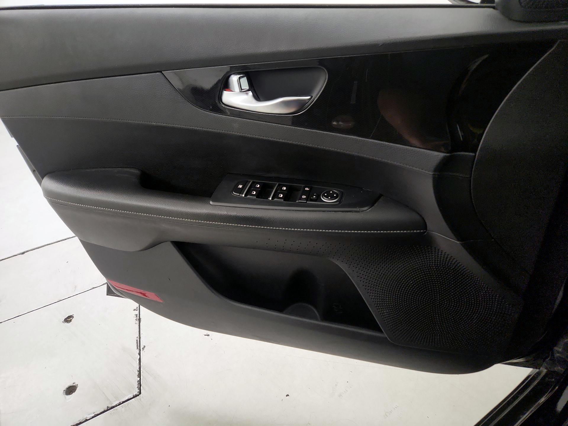 Thumbnail: 2021 Kia Forte - 12