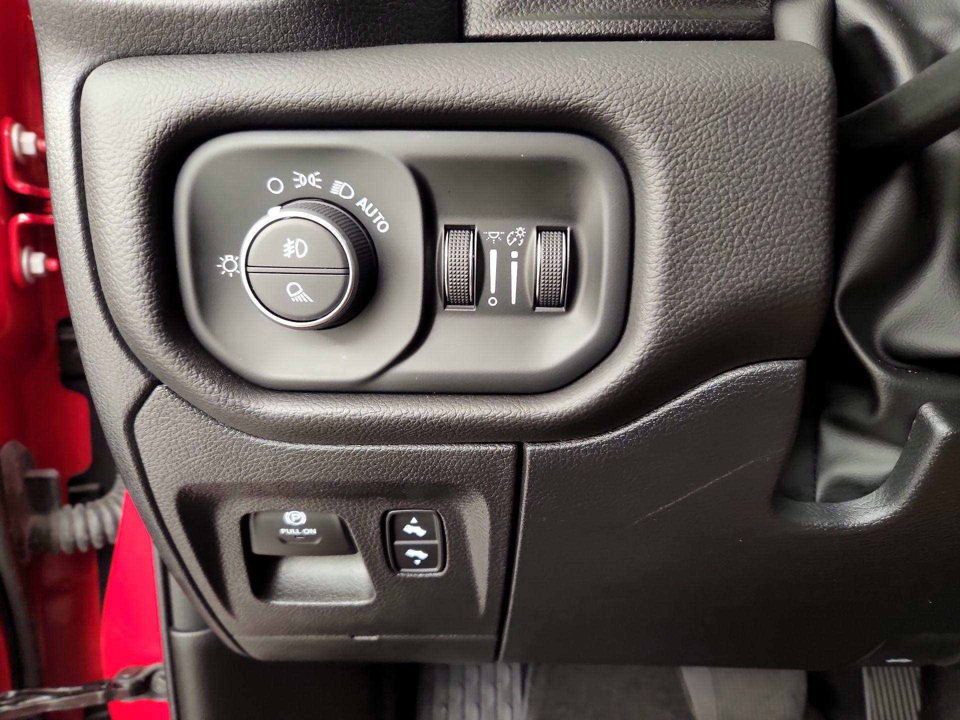 Thumbnail: 2025 RAM 1500 - 13