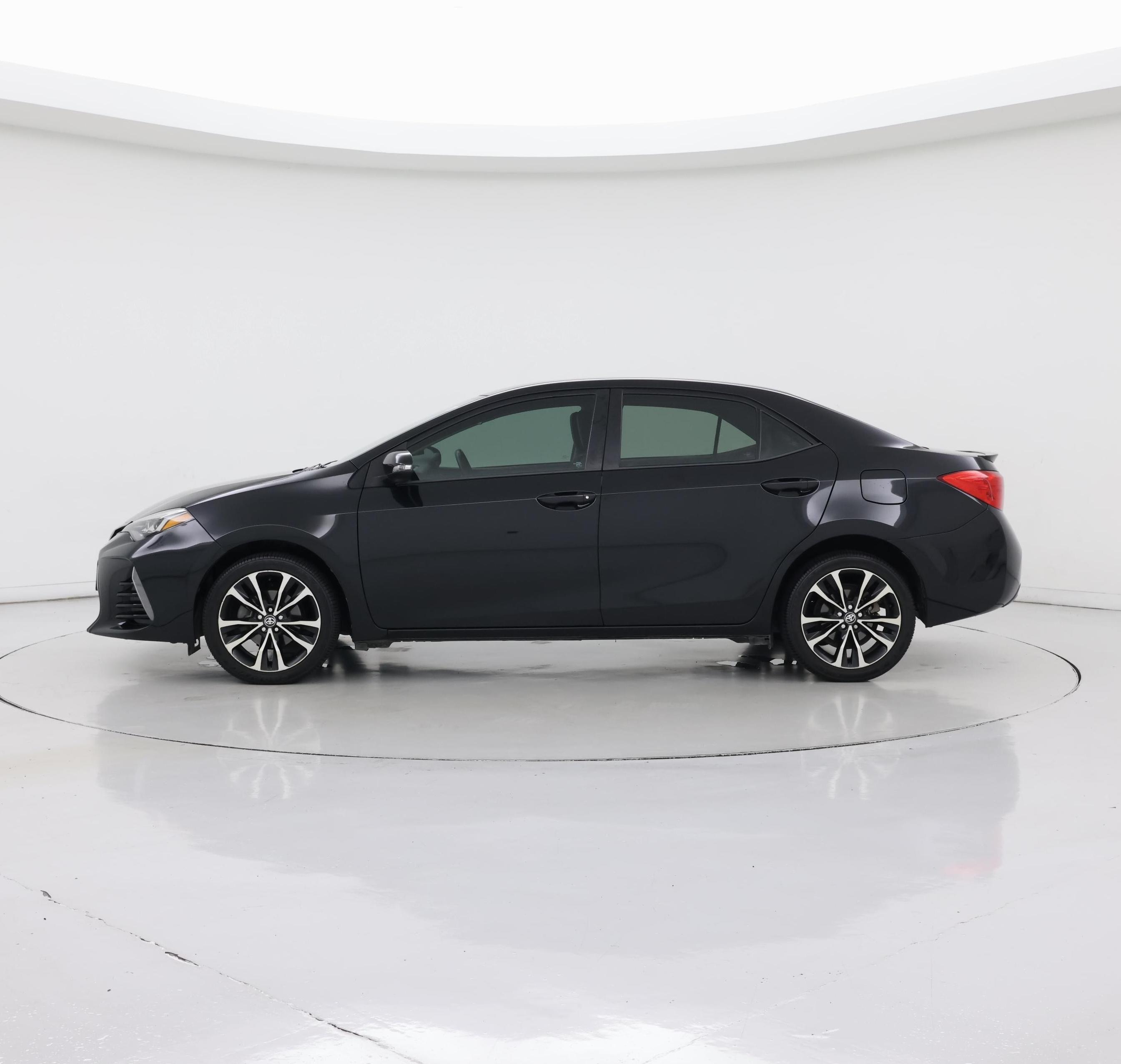 Thumbnail: 2018 Toyota Corolla - 3