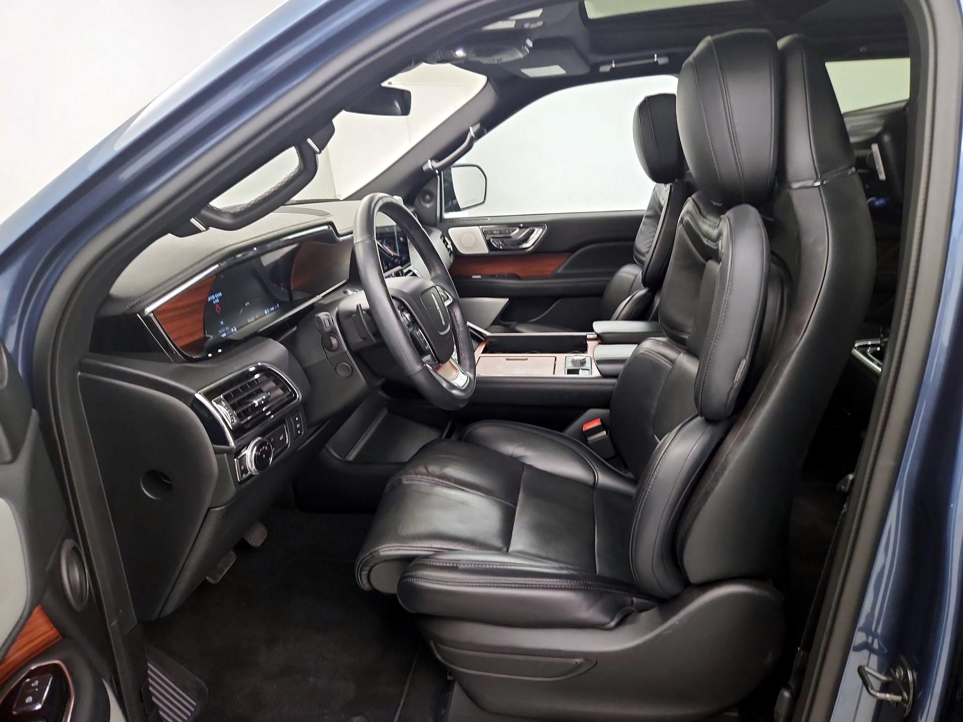 Thumbnail: 2019 Lincoln Navigator L - 11